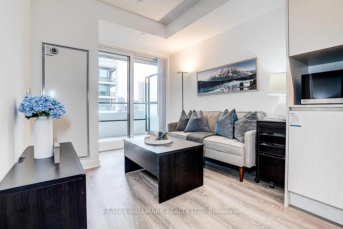 Photo 9 of Unit 912, 180 Front Street E, Toronto, Moss Park — HOMEH