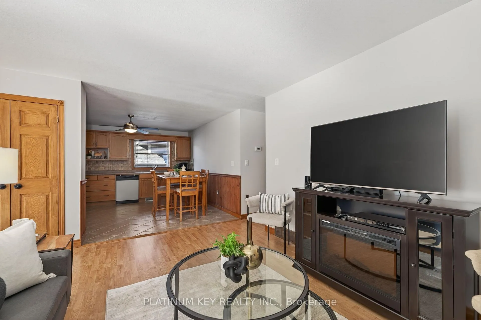 Photo 7 of 29 Dell Drive, Strathroy-Caradoc, SW — HOMEH