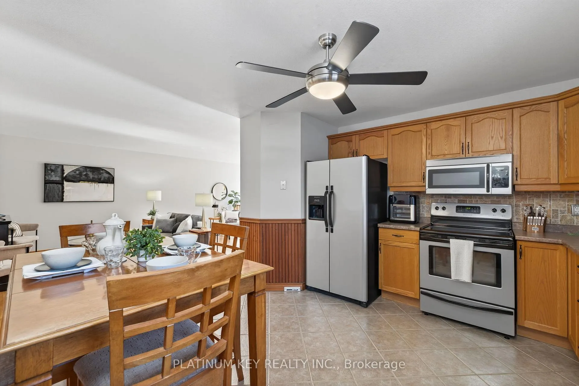Photo 10 of 29 Dell Drive, Strathroy-Caradoc, SW — HOMEH