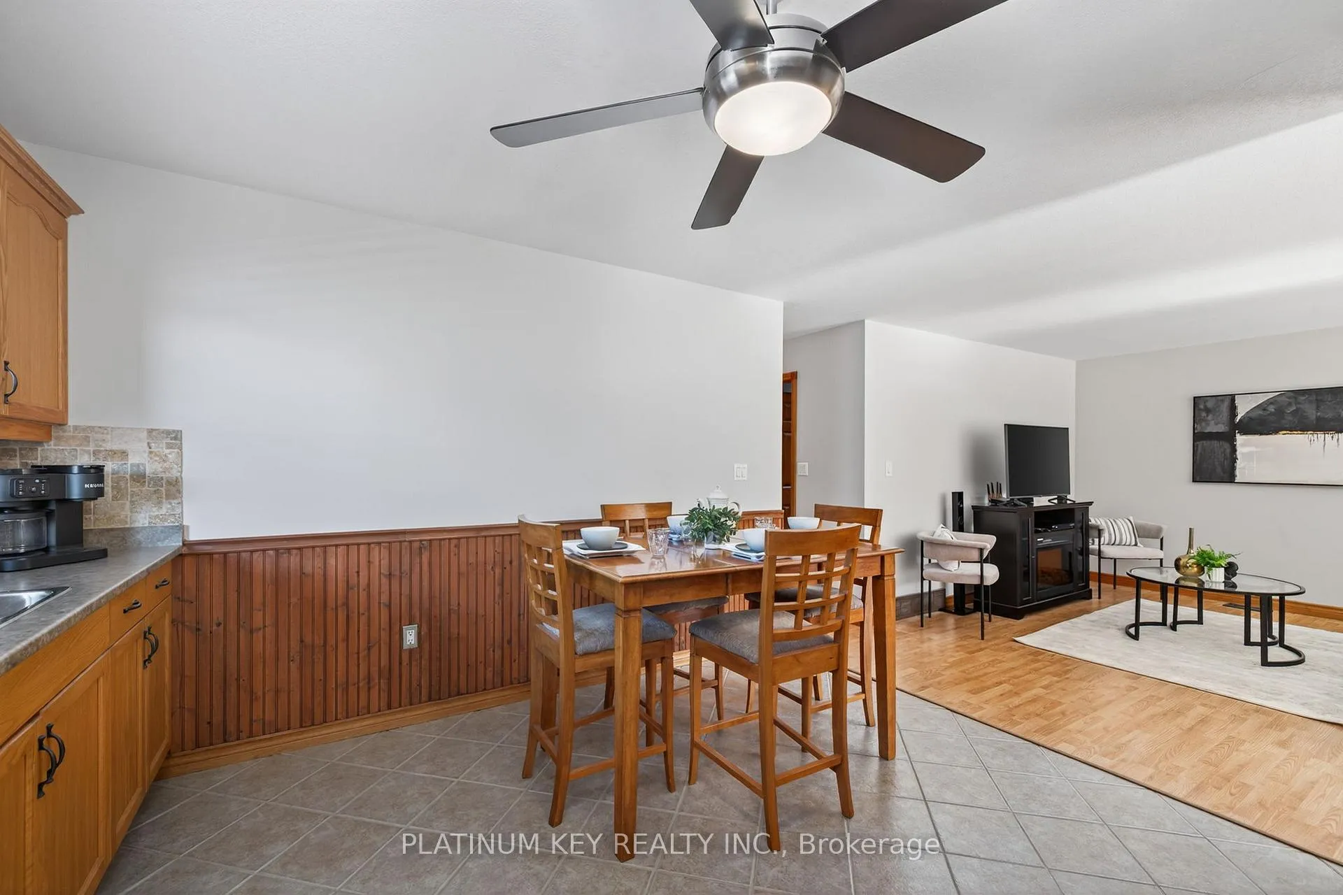 Photo 11 of 29 Dell Drive, Strathroy-Caradoc, SW — HOMEH
