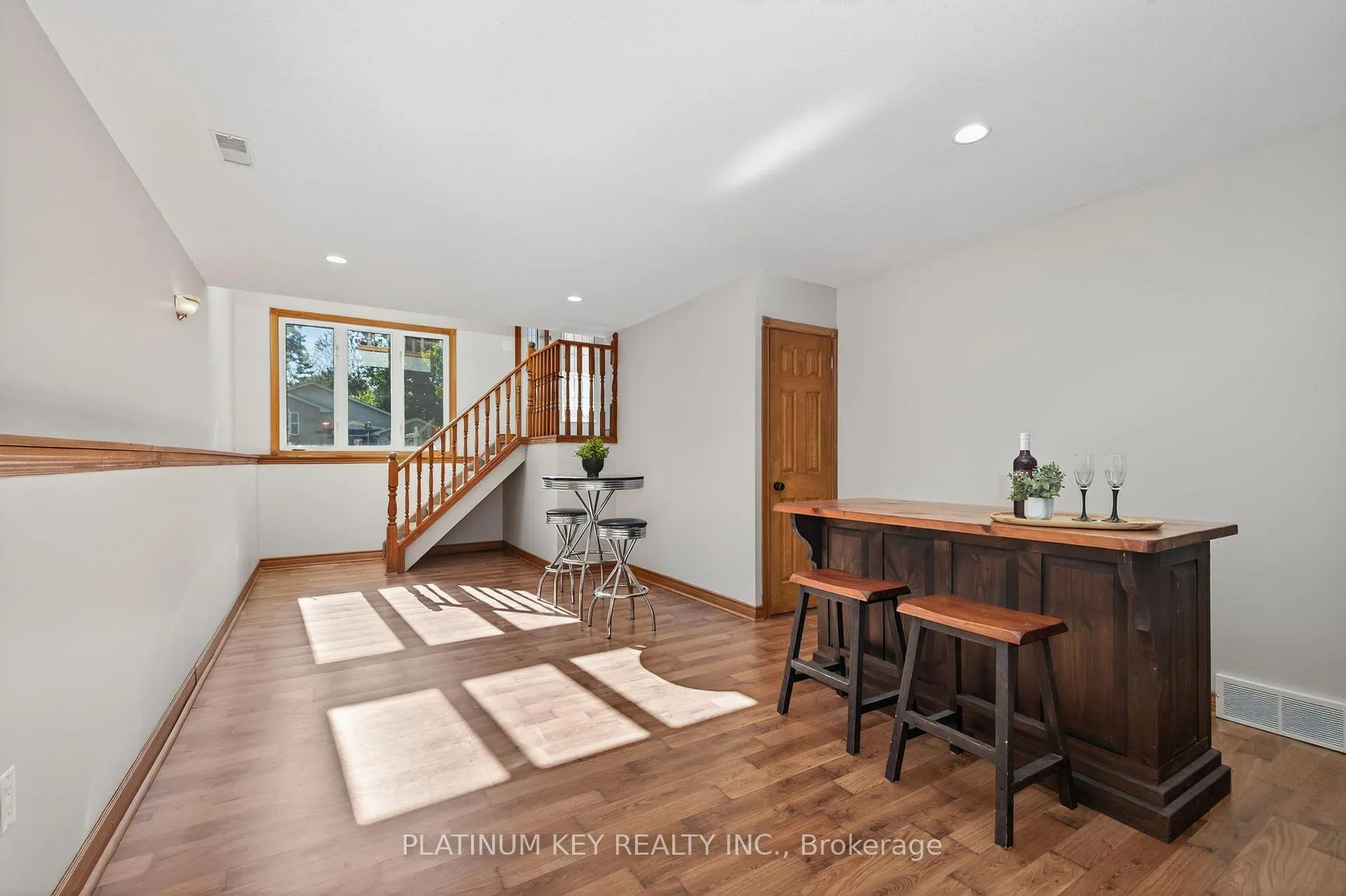 Photo 17 of 29 Dell Drive, Strathroy-Caradoc, SW — HOMEH