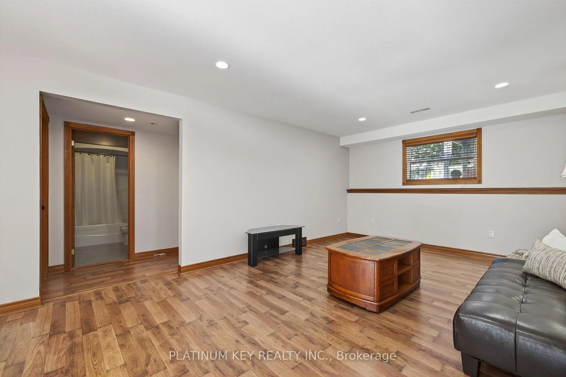 Photo 18 of 29 Dell Drive, Strathroy-Caradoc, SW — HOMEH