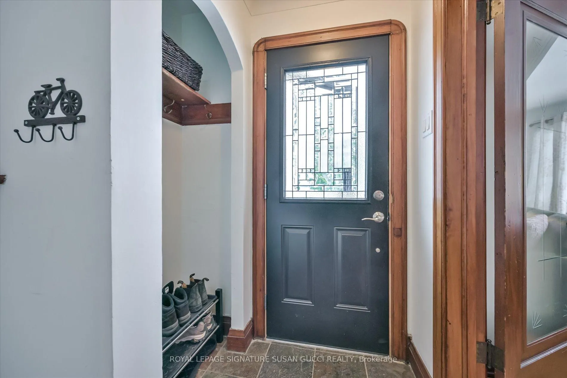 Photo 3 of 8 Fairside Avenue, Toronto, Danforth Village-East York — HOMEH