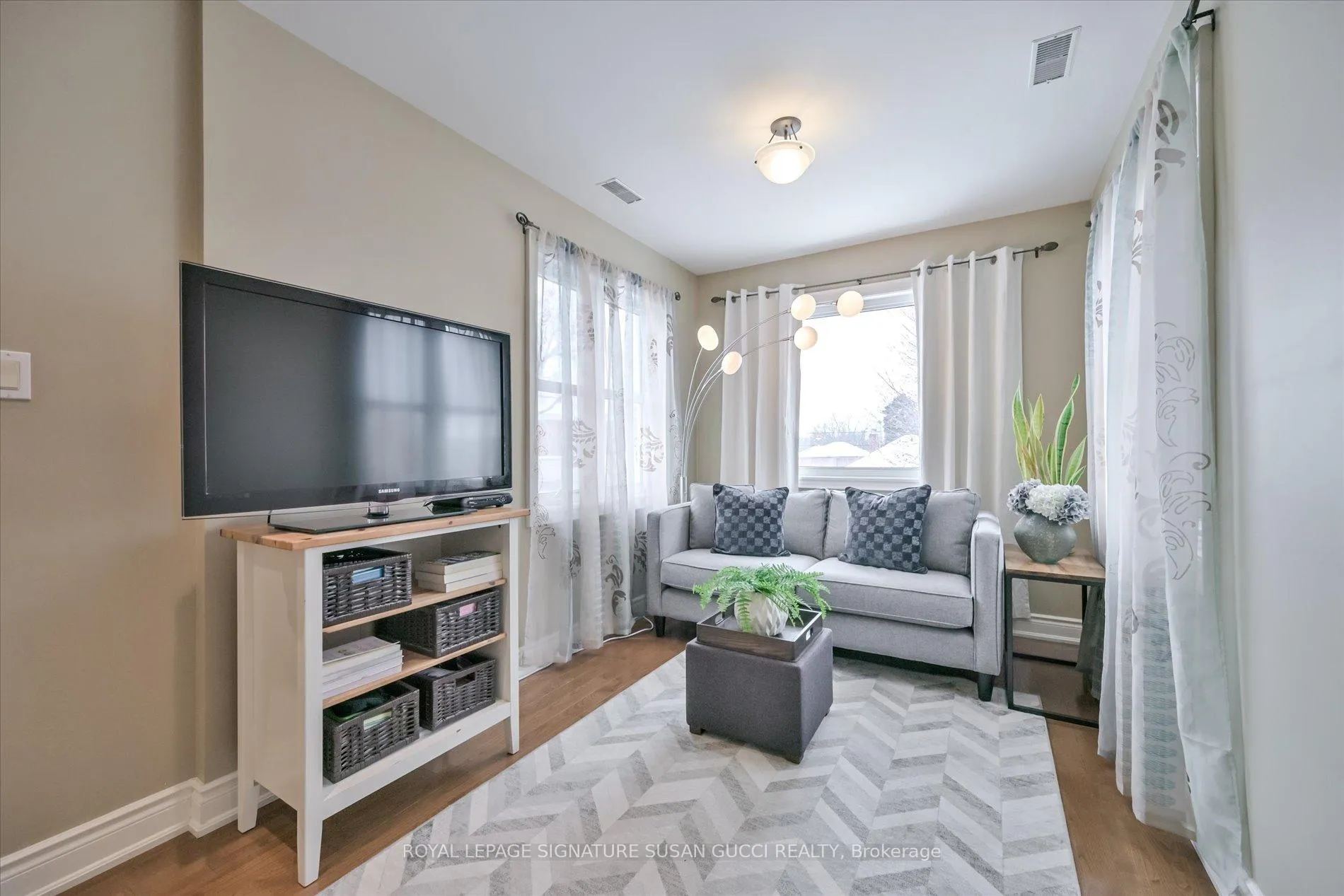 Photo 23 of 8 Fairside Avenue, Toronto, Danforth Village-East York — HOMEH