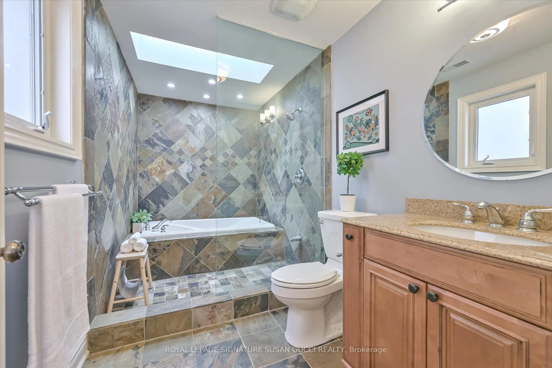 Photo 24 of 8 Fairside Avenue, Toronto, Danforth Village-East York — HOMEH