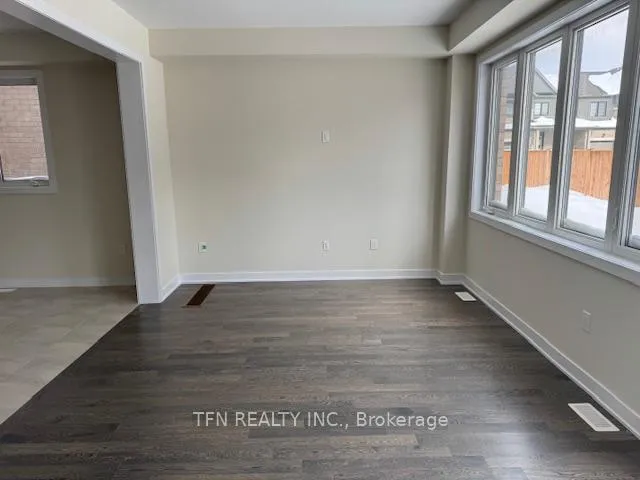 Photo 10 of 406 Eastbridge Avenue, Welland, Dain City — HOMEH