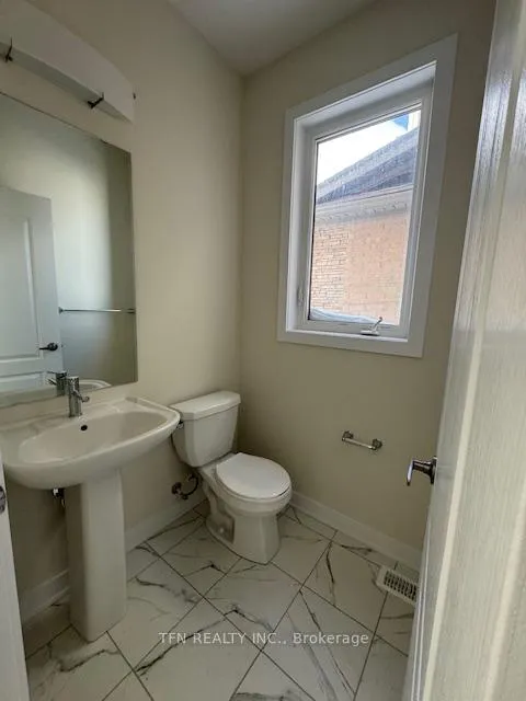 Photo 24 of 406 Eastbridge Avenue, Welland, Dain City — HOMEH