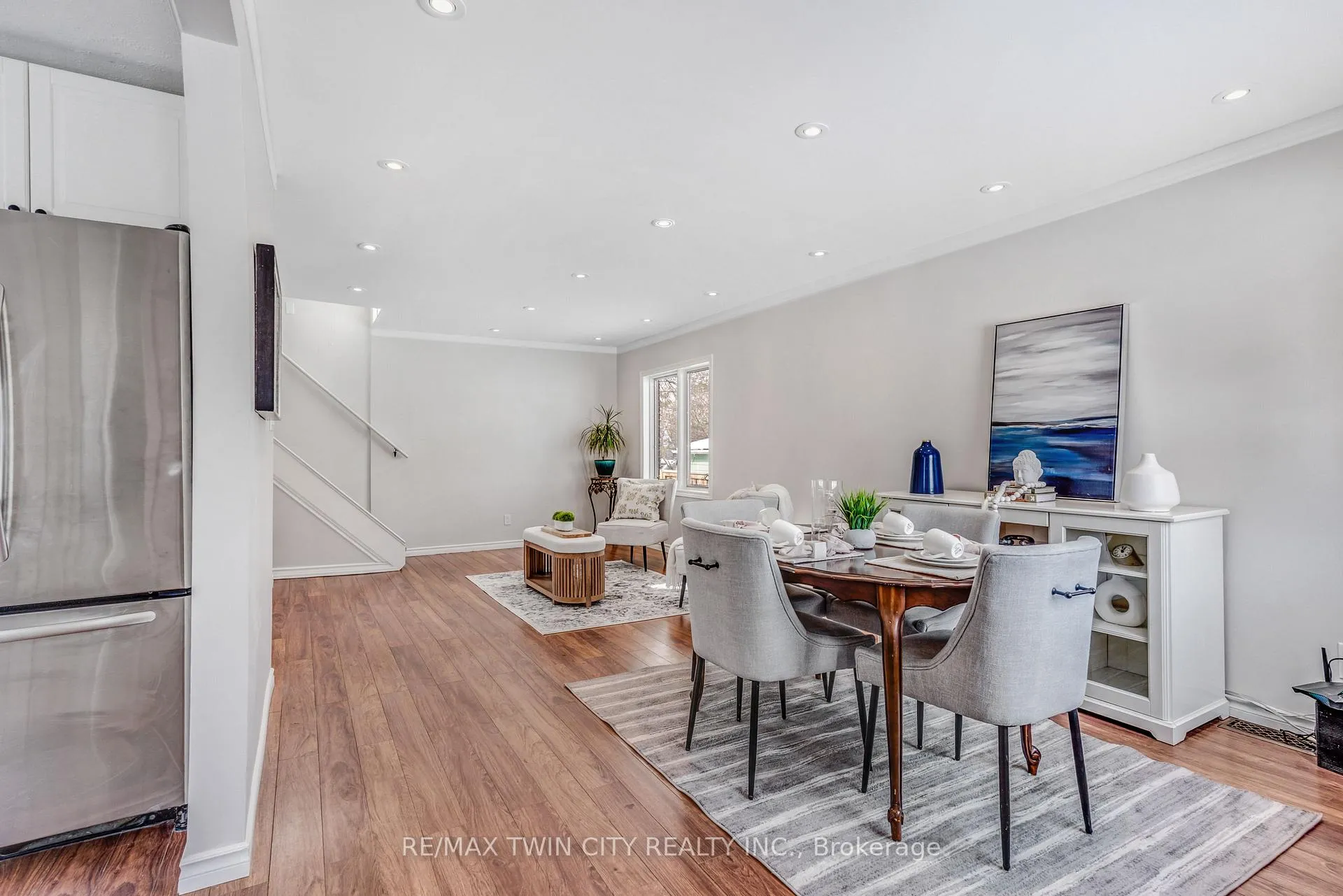 Photo 6 of 13 Devitt Avenue N, Waterloo — HOMEH