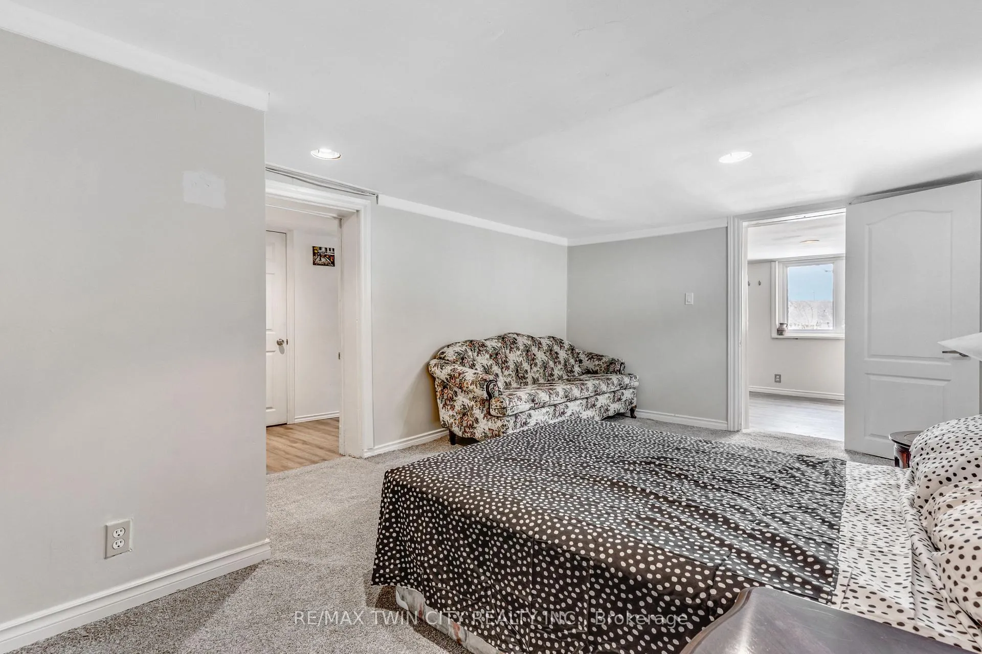 Photo 30 of 13 Devitt Avenue N, Waterloo — HOMEH