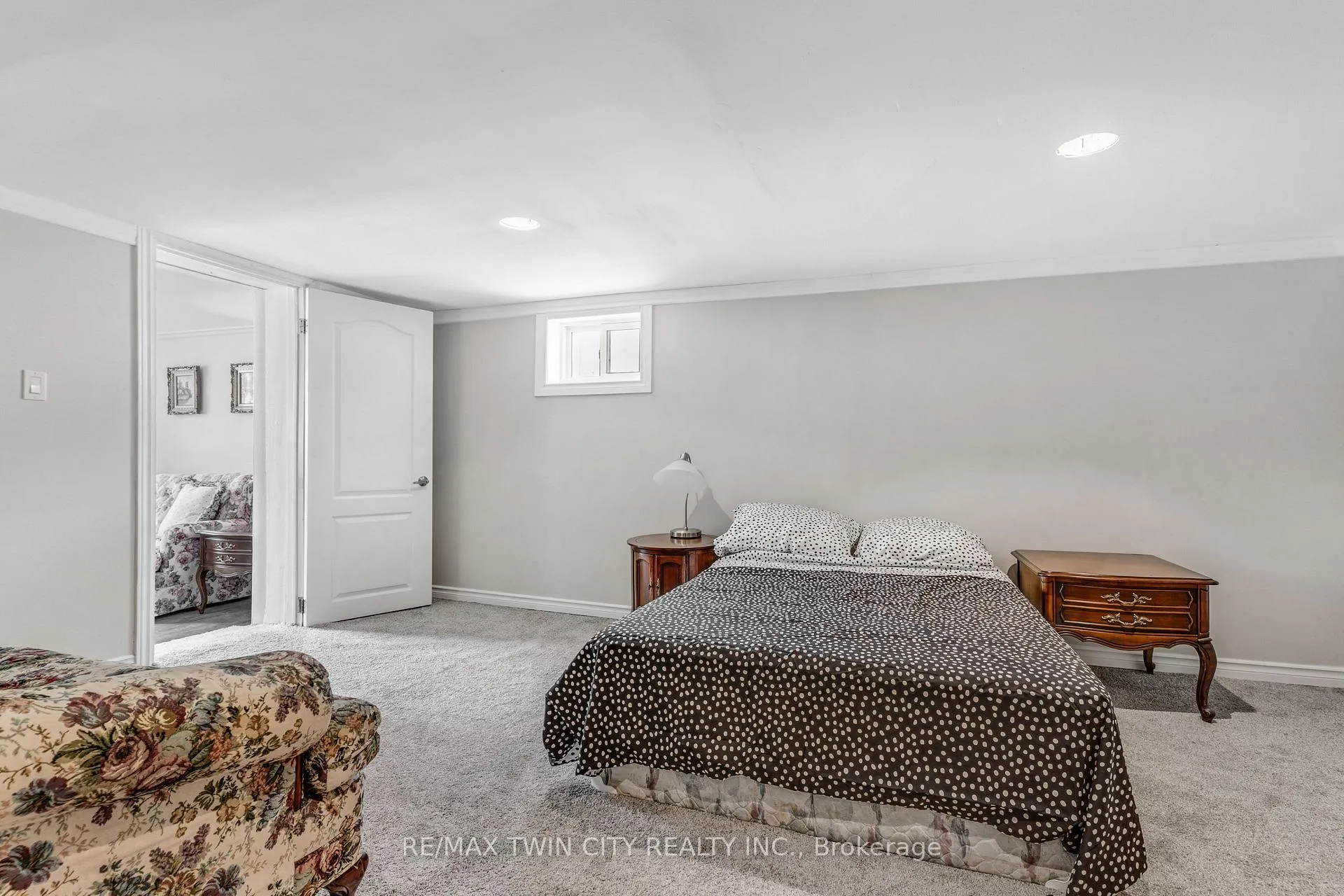 Photo 31 of 13 Devitt Avenue N, Waterloo — HOMEH