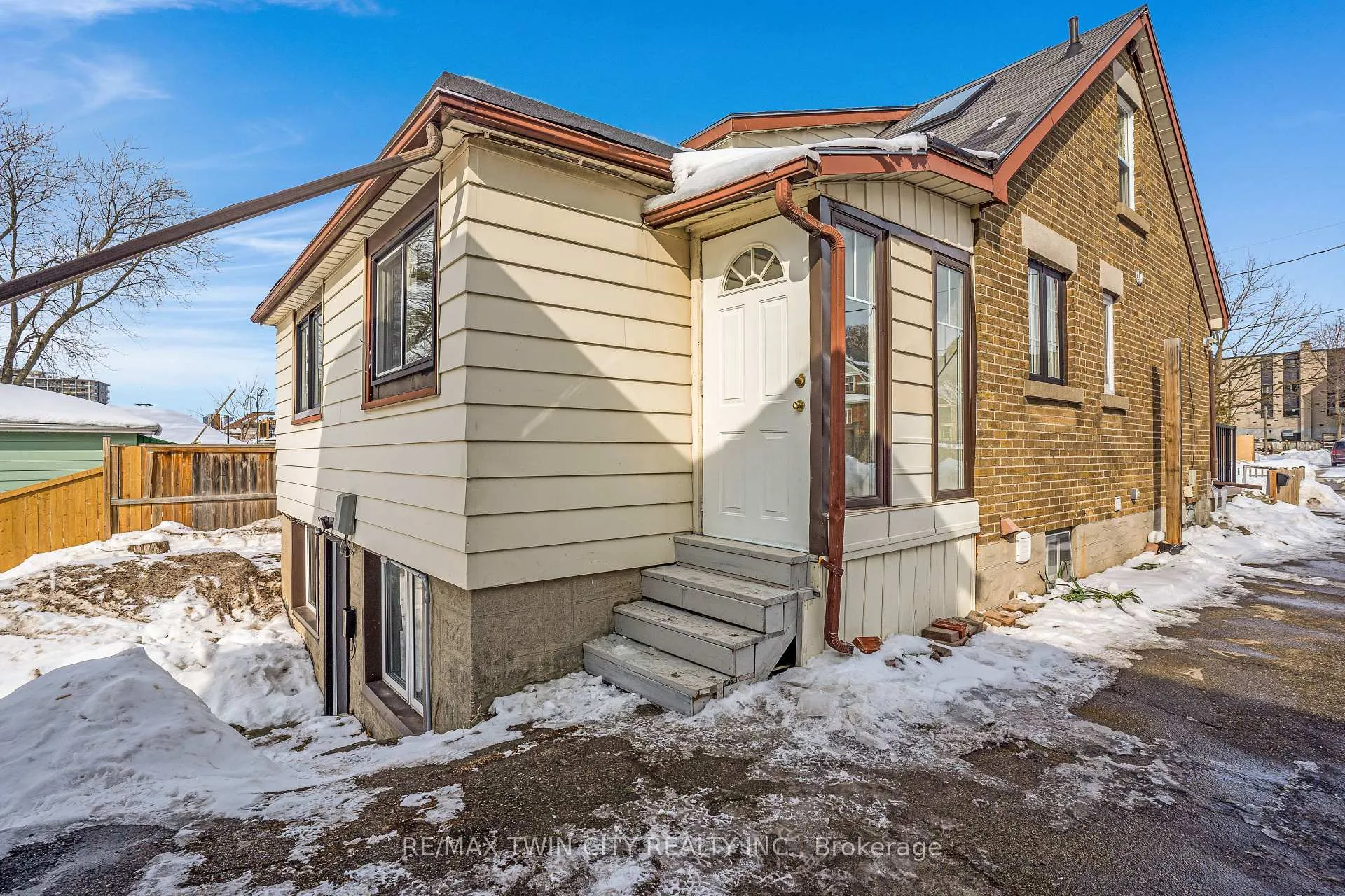 Photo 39 of 13 Devitt Avenue N, Waterloo — HOMEH