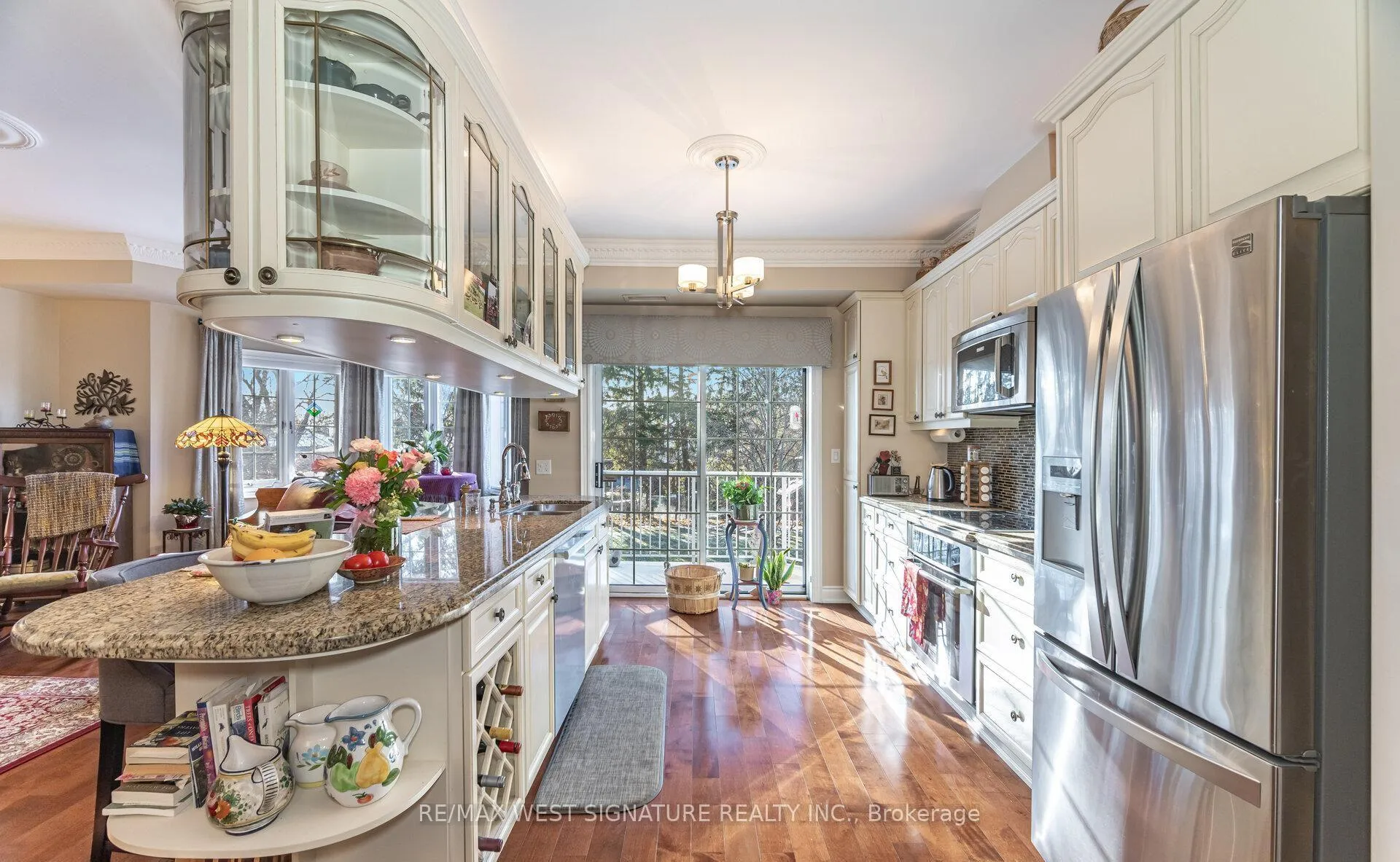 Photo 7 of Unit 216, 75 Treelawn Boulevard, Vaughan, Kleinburg — HOMEH