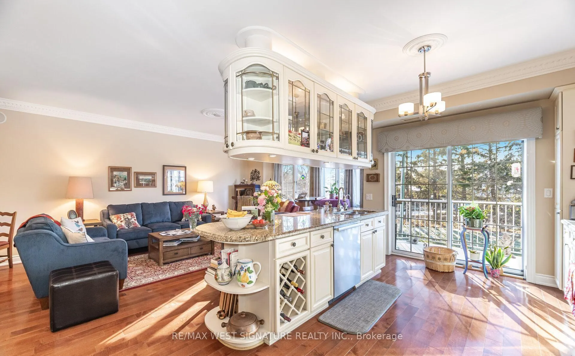 Photo 8 of Unit 216, 75 Treelawn Boulevard, Vaughan, Kleinburg — HOMEH
