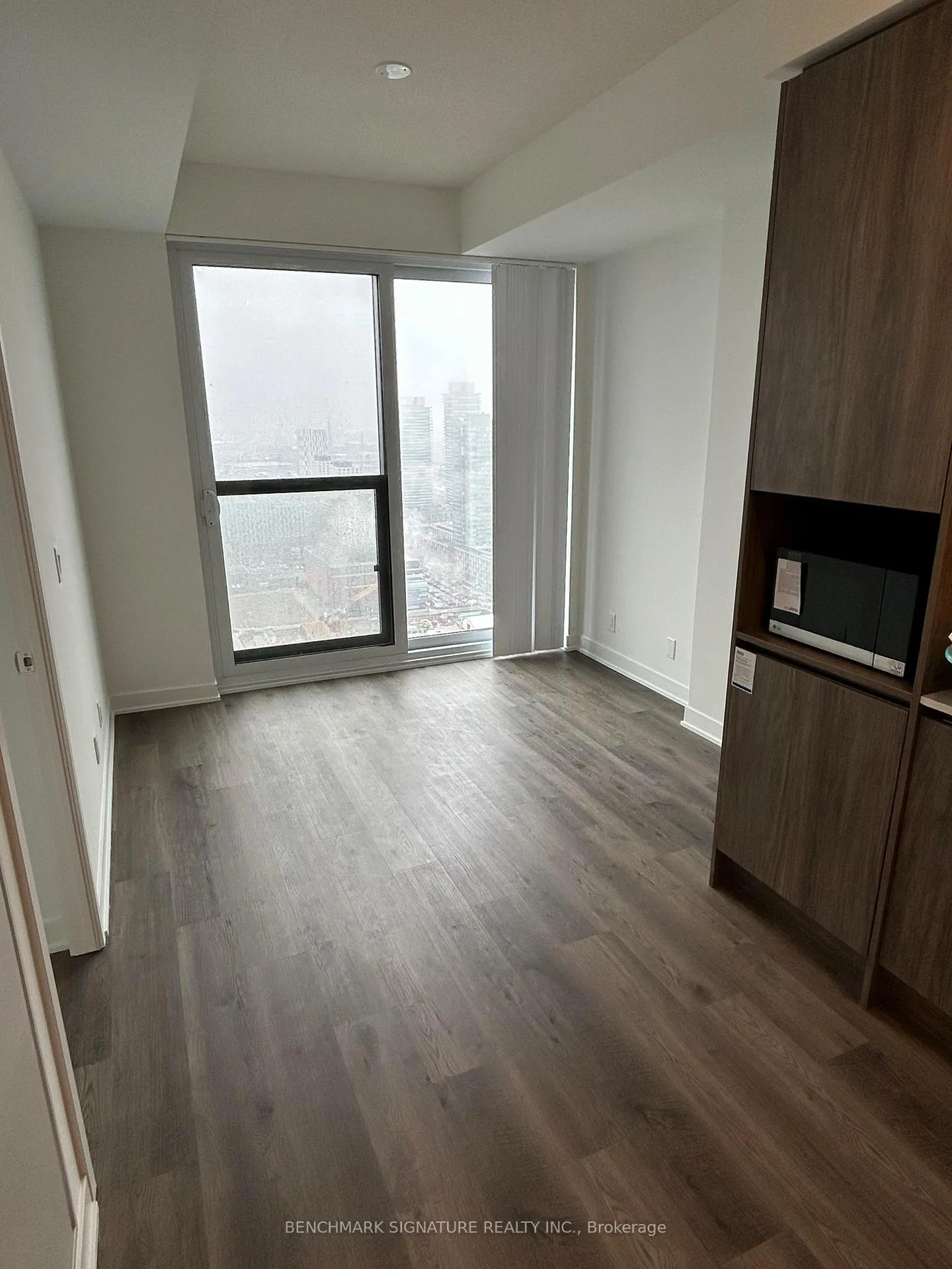 Photo 3 of Unit 4005, 180 Front Street E, Toronto, Moss Park — HOMEH