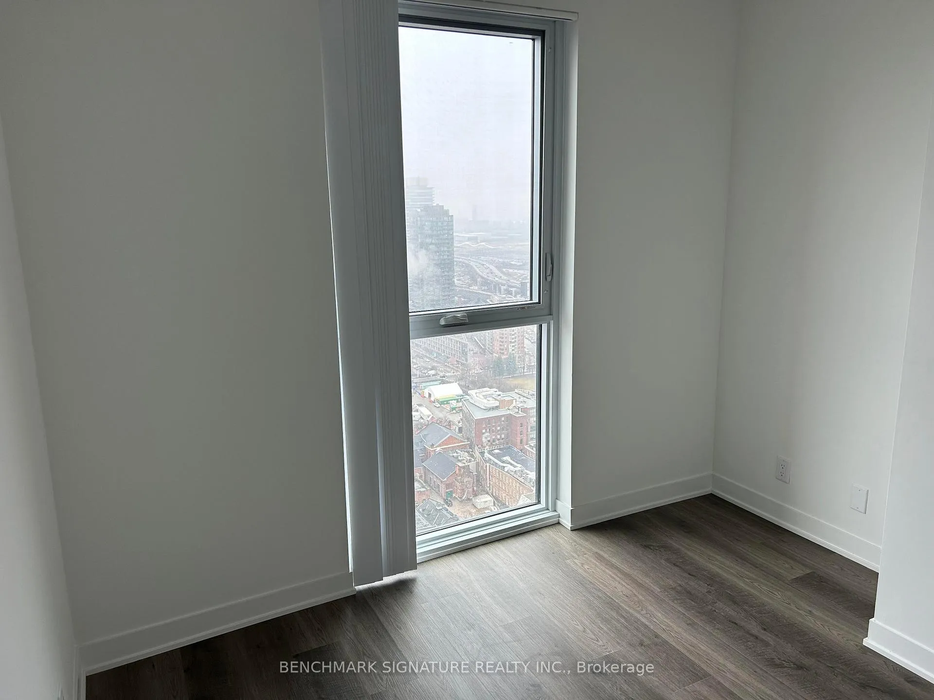 Photo 7 of Unit 4005, 180 Front Street E, Toronto, Moss Park — HOMEH