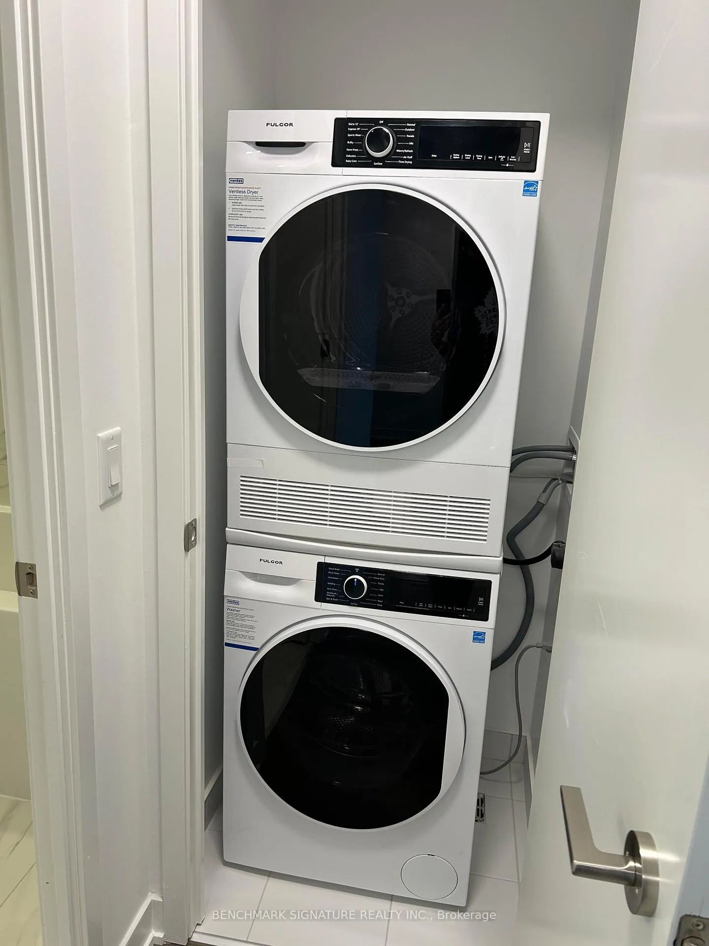 Photo 10 of Unit 4005, 180 Front Street E, Toronto, Moss Park — HOMEH