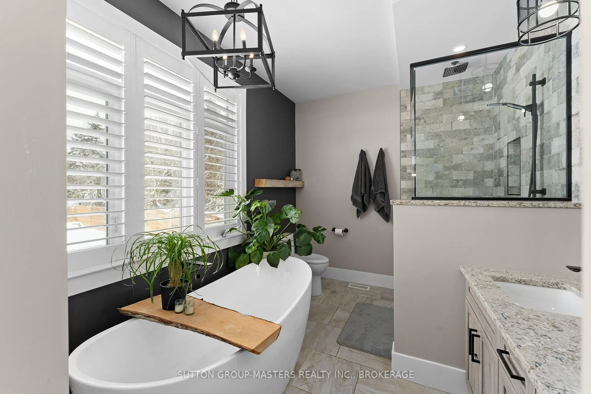 Photo 29 of 2483 Perth Road, Kingston, City North of 401 — HOMEH