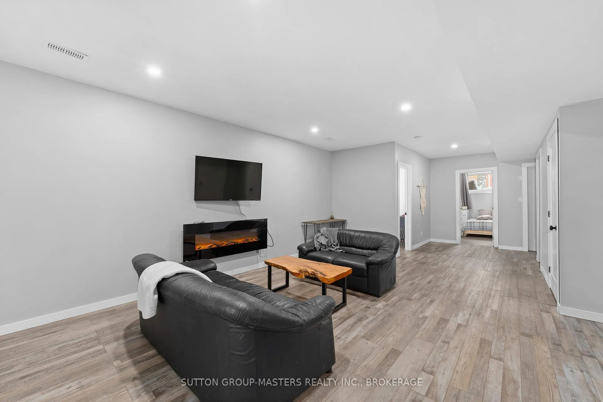 Photo 38 of 2483 Perth Road, Kingston, City North of 401 — HOMEH