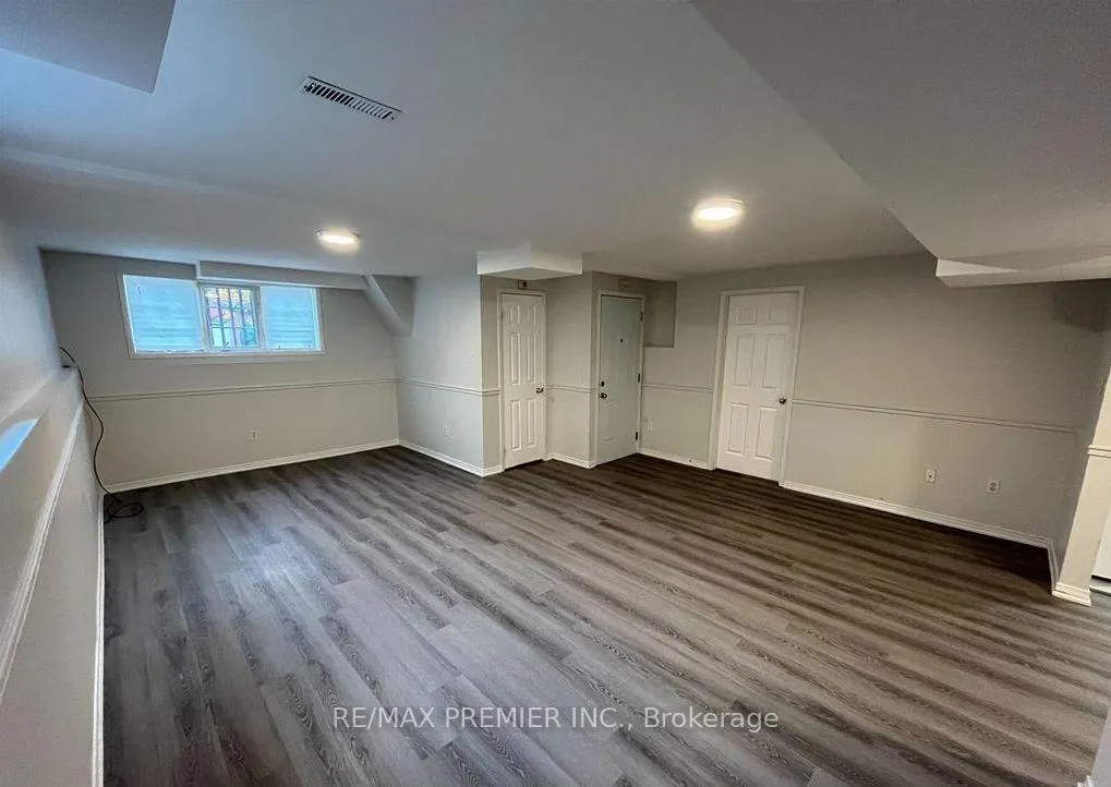 Photo 4 of Unit Bsmt, 11 Draper Crescent, Barrie, Painswick North — HOMEH