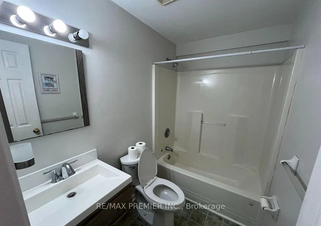 Photo 10 of Unit Bsmt, 11 Draper Crescent, Barrie, Painswick North — HOMEH