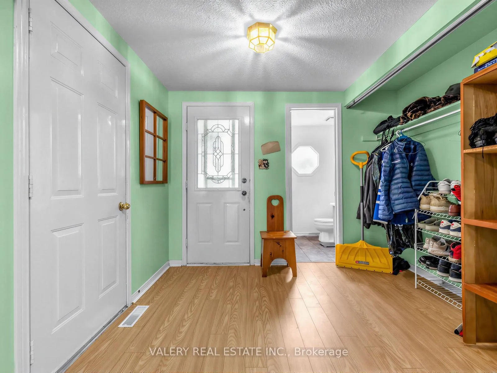 Photo 3 of 1610 Rawlings Drive, Pickering, Liverpool — HOMEH
