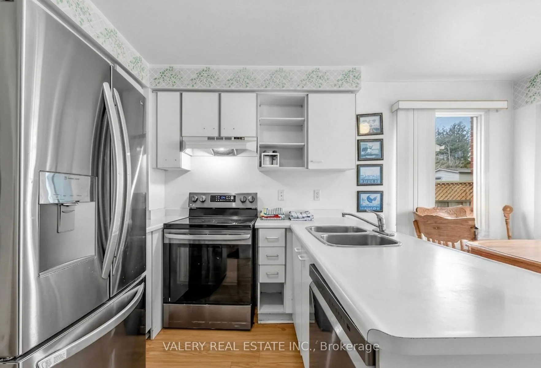 Photo 4 of 1610 Rawlings Drive, Pickering, Liverpool — HOMEH