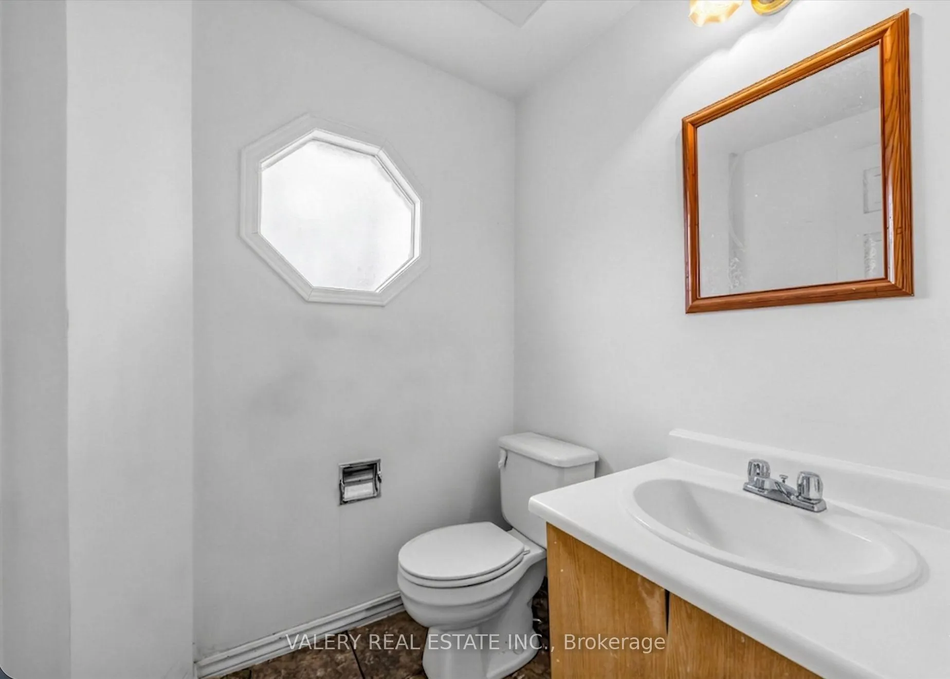 Photo 14 of 1610 Rawlings Drive, Pickering, Liverpool — HOMEH