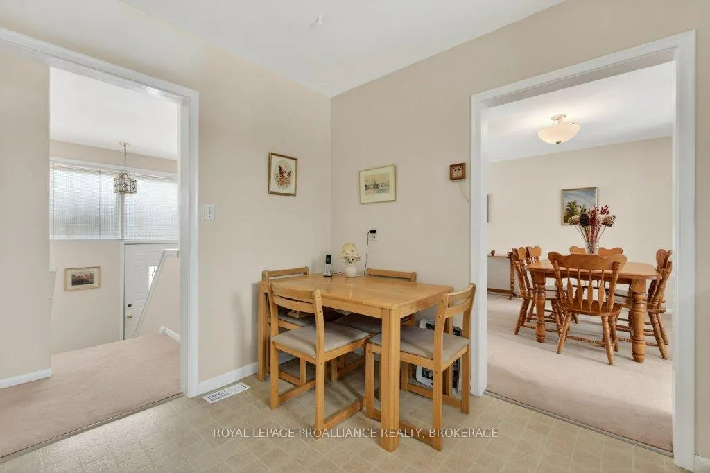 Photo 12 of 28 Pember Place, Kingston, Central City West — HOMEH
