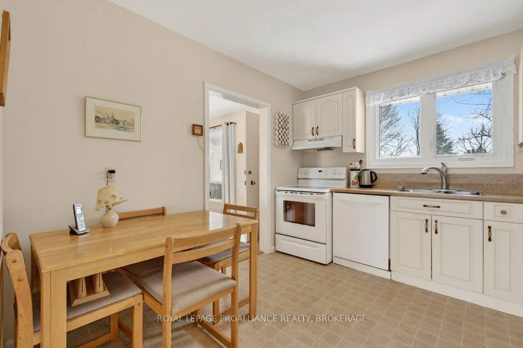 Photo 14 of 28 Pember Place, Kingston, Central City West — HOMEH
