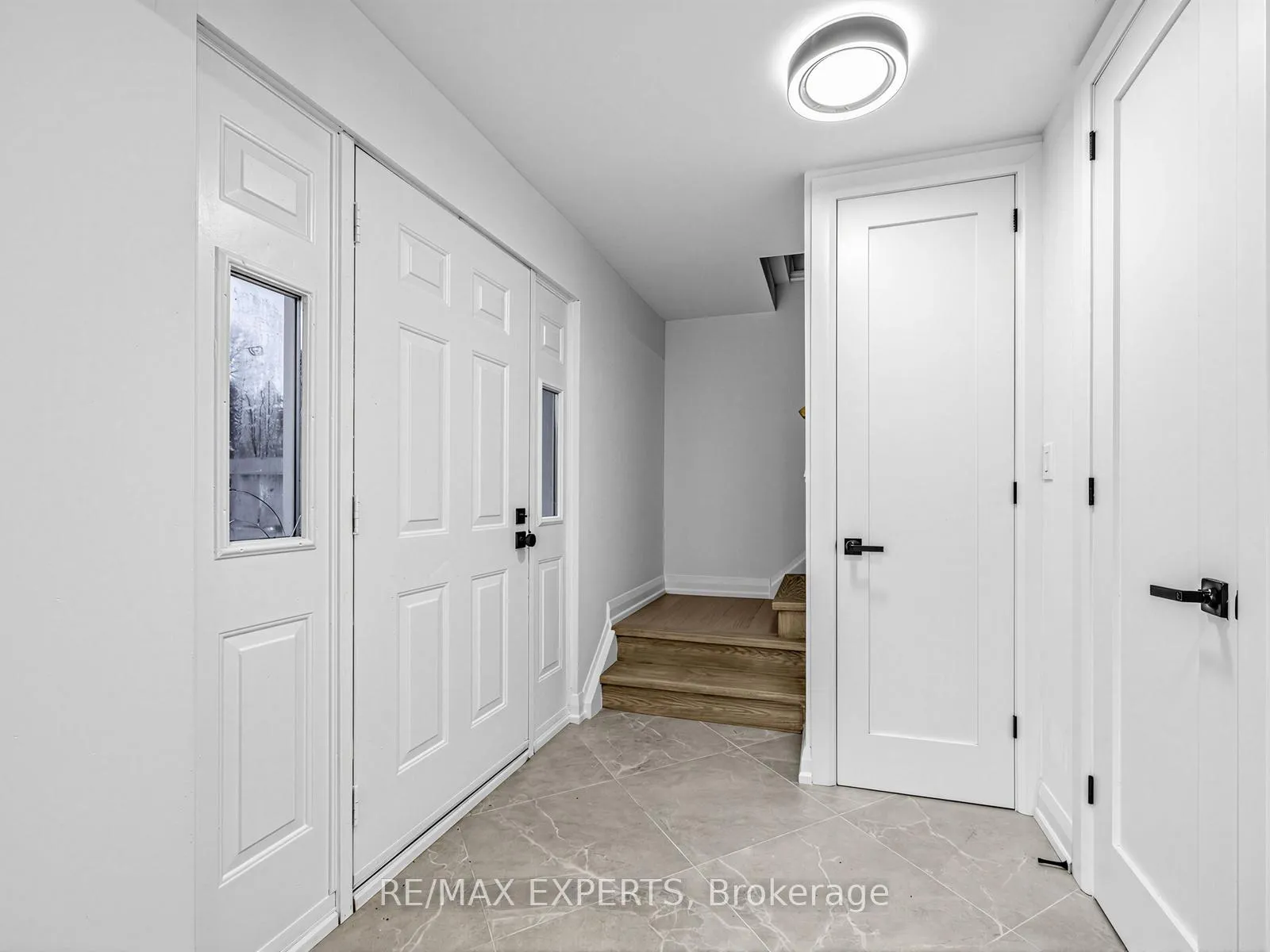 Photo 3 of 751 Lublin Avenue, Pickering, Bay Ridges — HOMEH