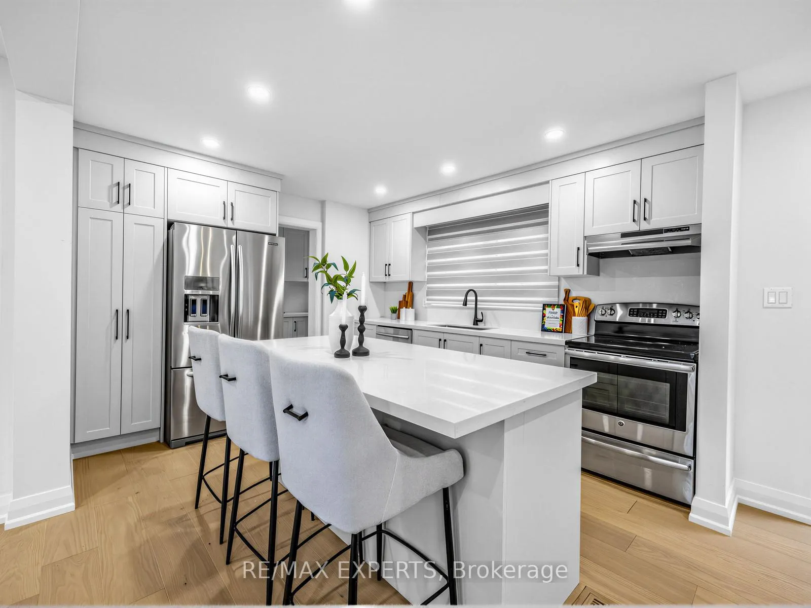 Photo 8 of 751 Lublin Avenue, Pickering, Bay Ridges — HOMEH