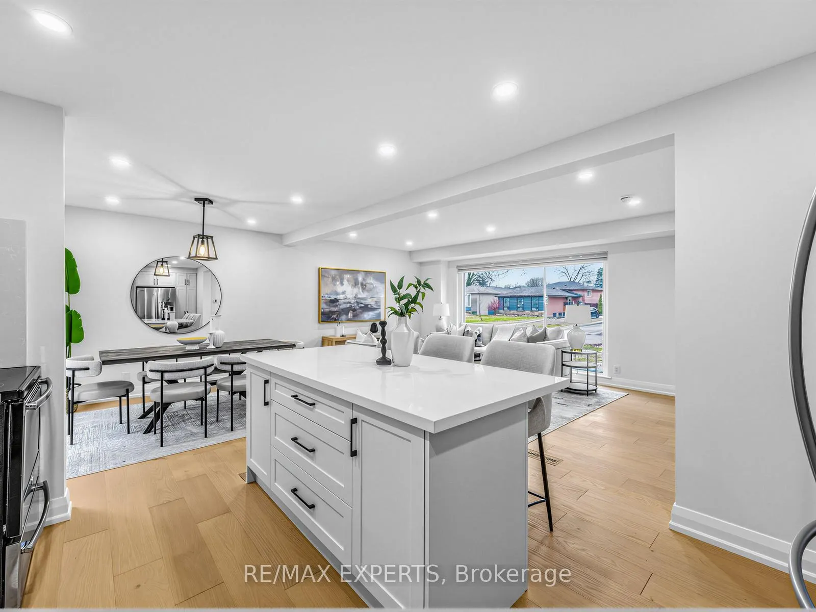 Photo 10 of 751 Lublin Avenue, Pickering, Bay Ridges — HOMEH