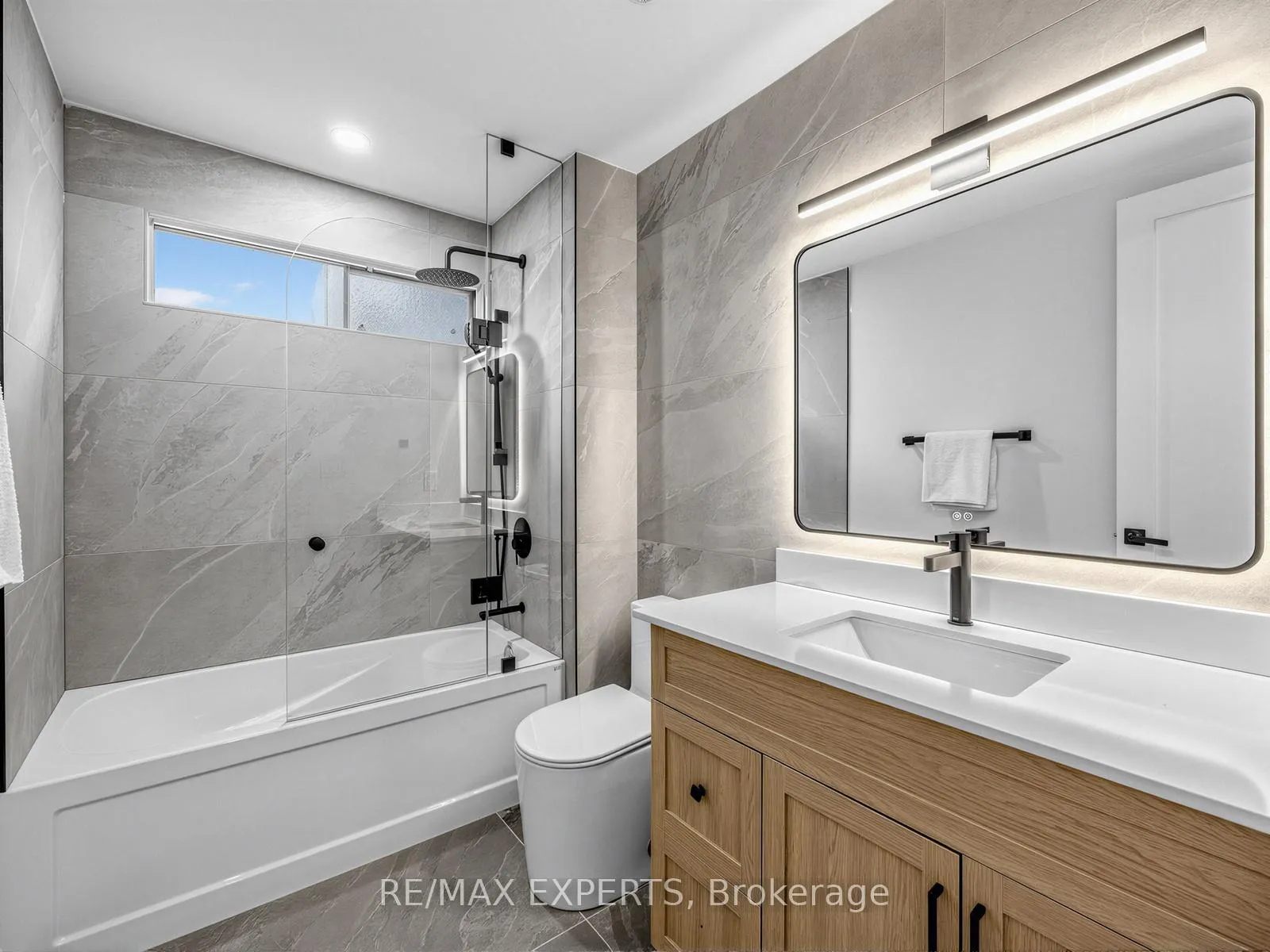Photo 14 of 751 Lublin Avenue, Pickering, Bay Ridges — HOMEH