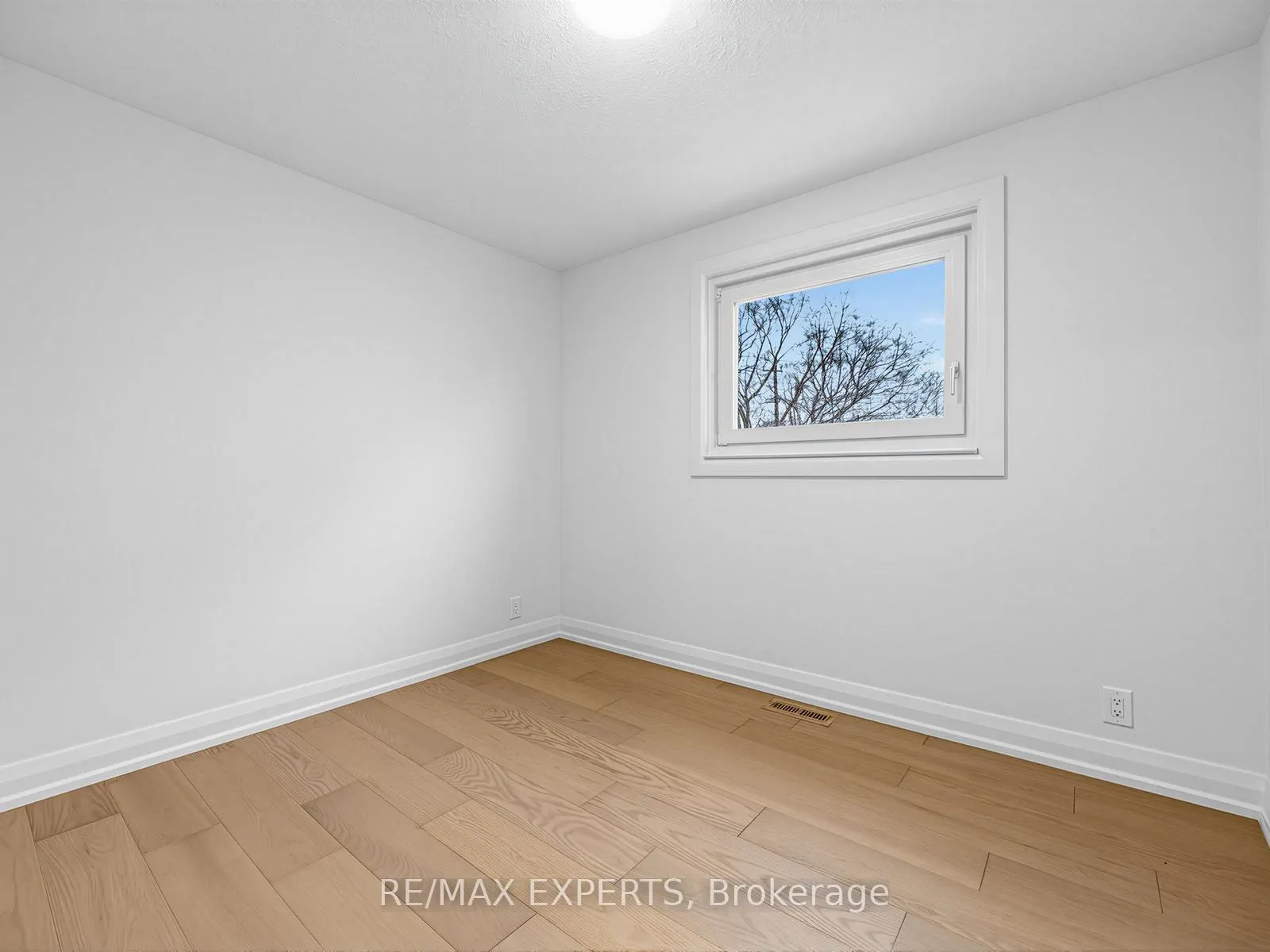 Photo 16 of 751 Lublin Avenue, Pickering, Bay Ridges — HOMEH