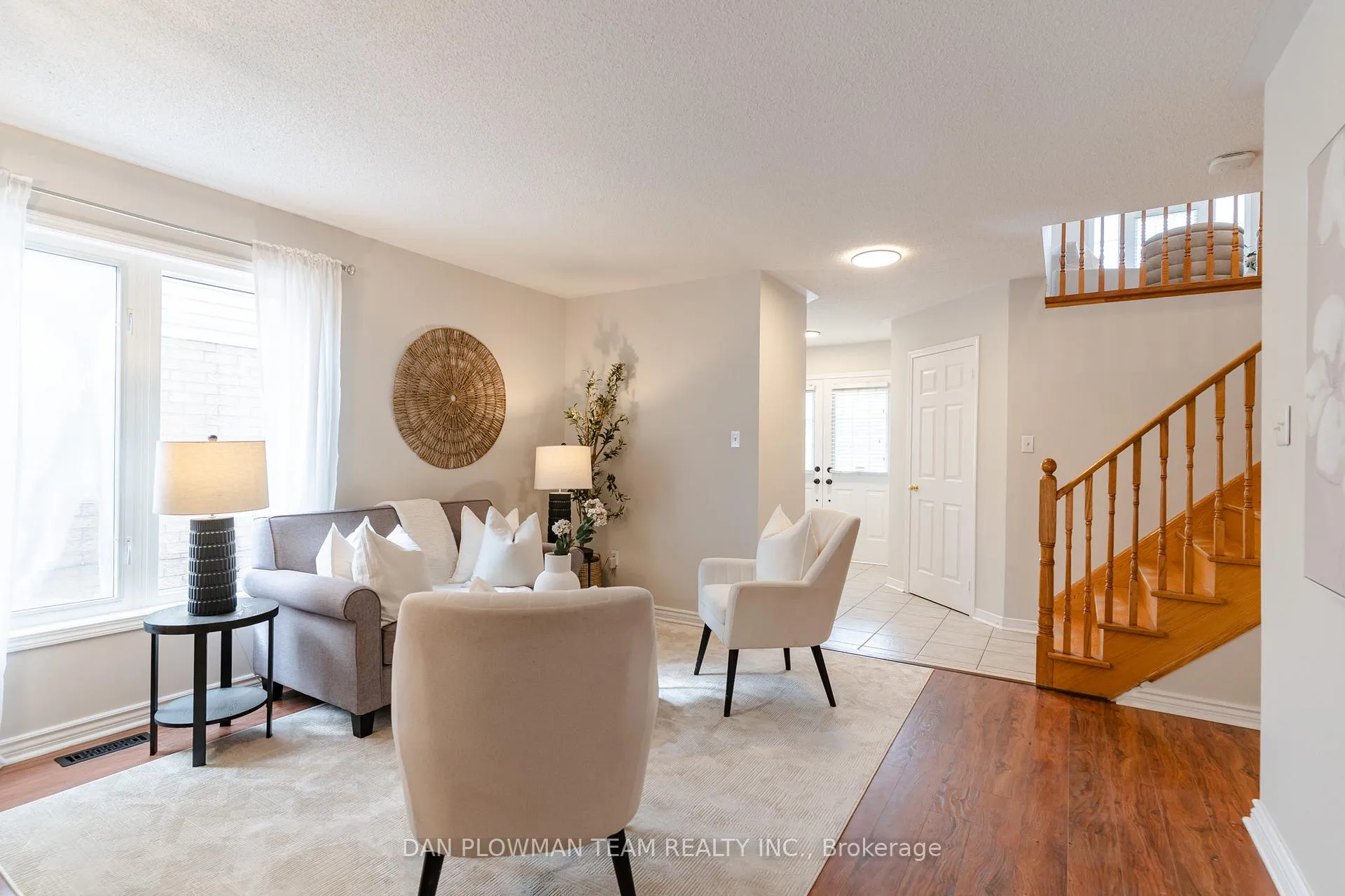 Photo 2 of 51 Hutton Place, Clarington, Bowmanville — HOMEH