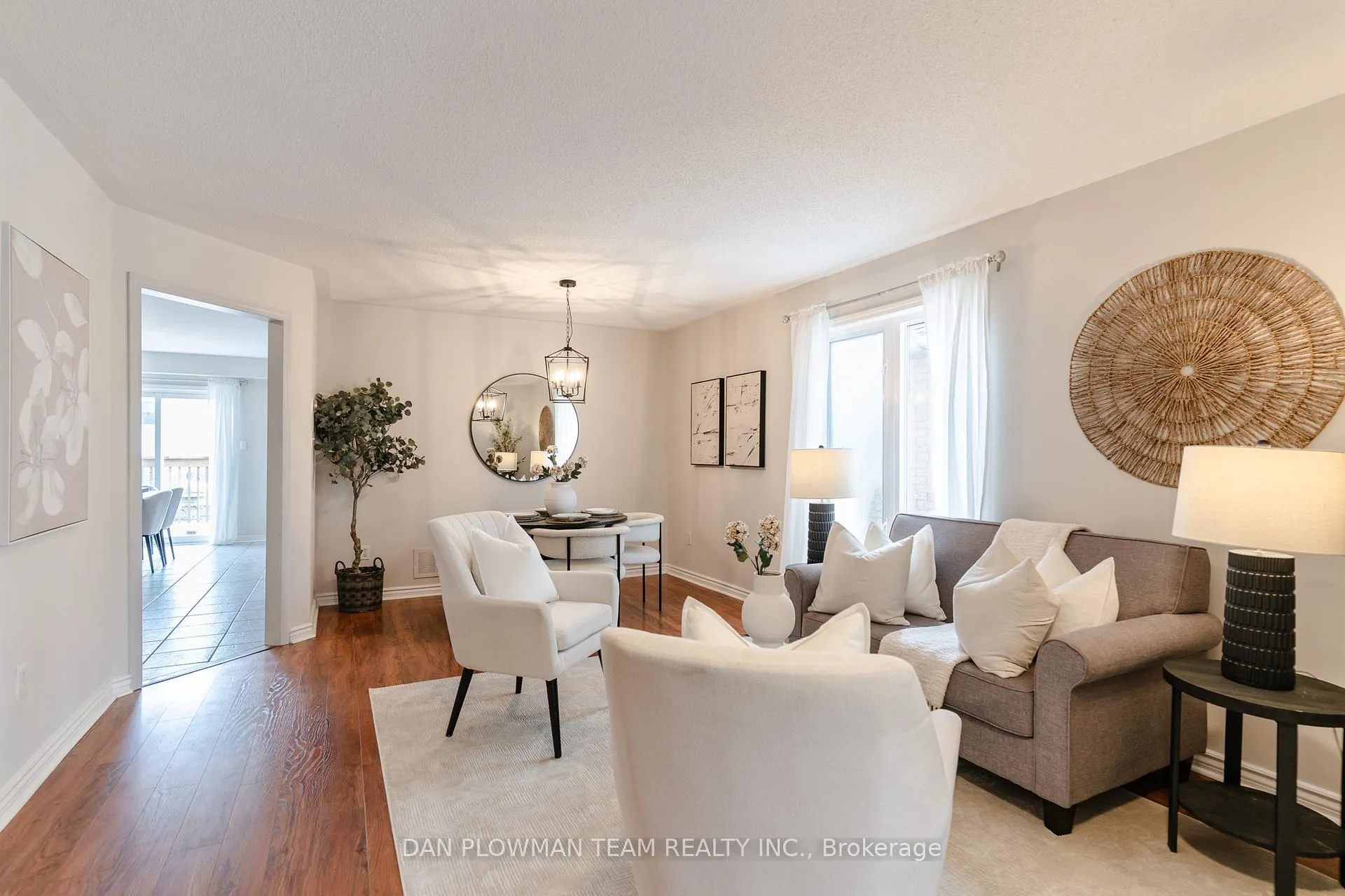 Photo 3 of 51 Hutton Place, Clarington, Bowmanville — HOMEH