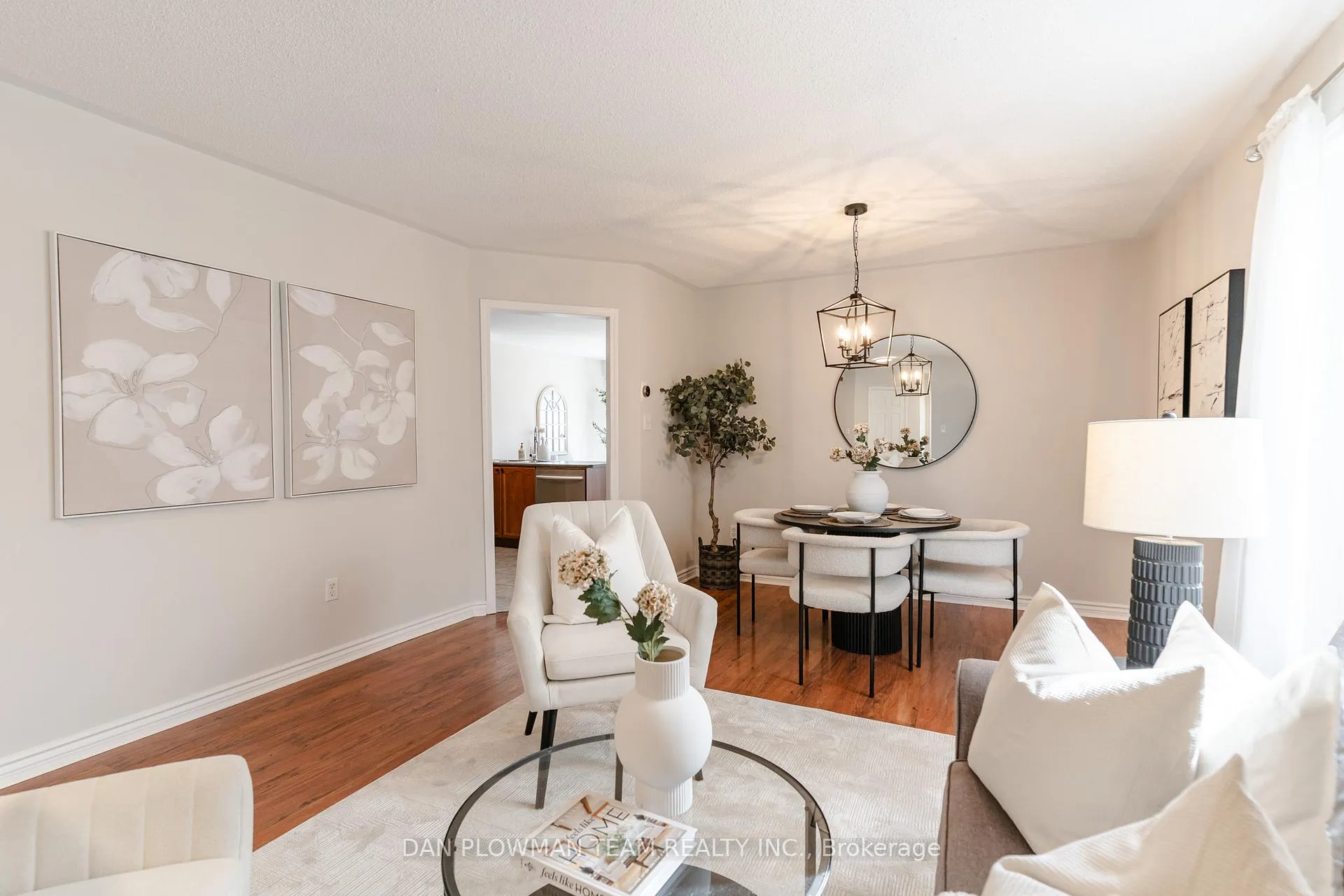 Photo 5 of 51 Hutton Place, Clarington, Bowmanville — HOMEH