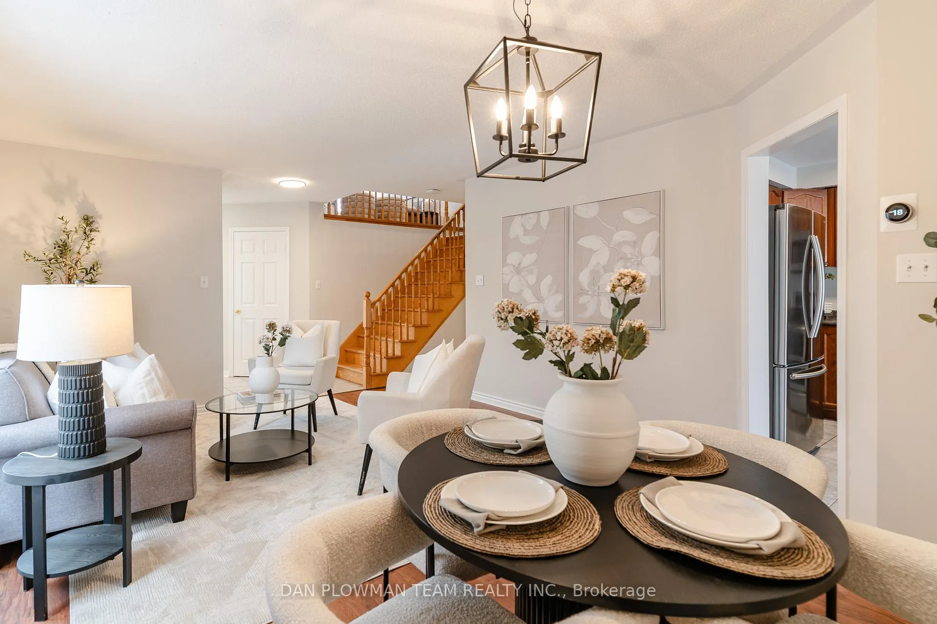 Photo 7 of 51 Hutton Place, Clarington, Bowmanville — HOMEH