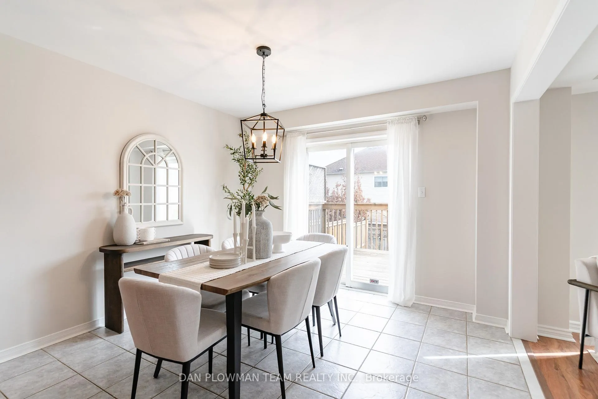 Photo 12 of 51 Hutton Place, Clarington, Bowmanville — HOMEH