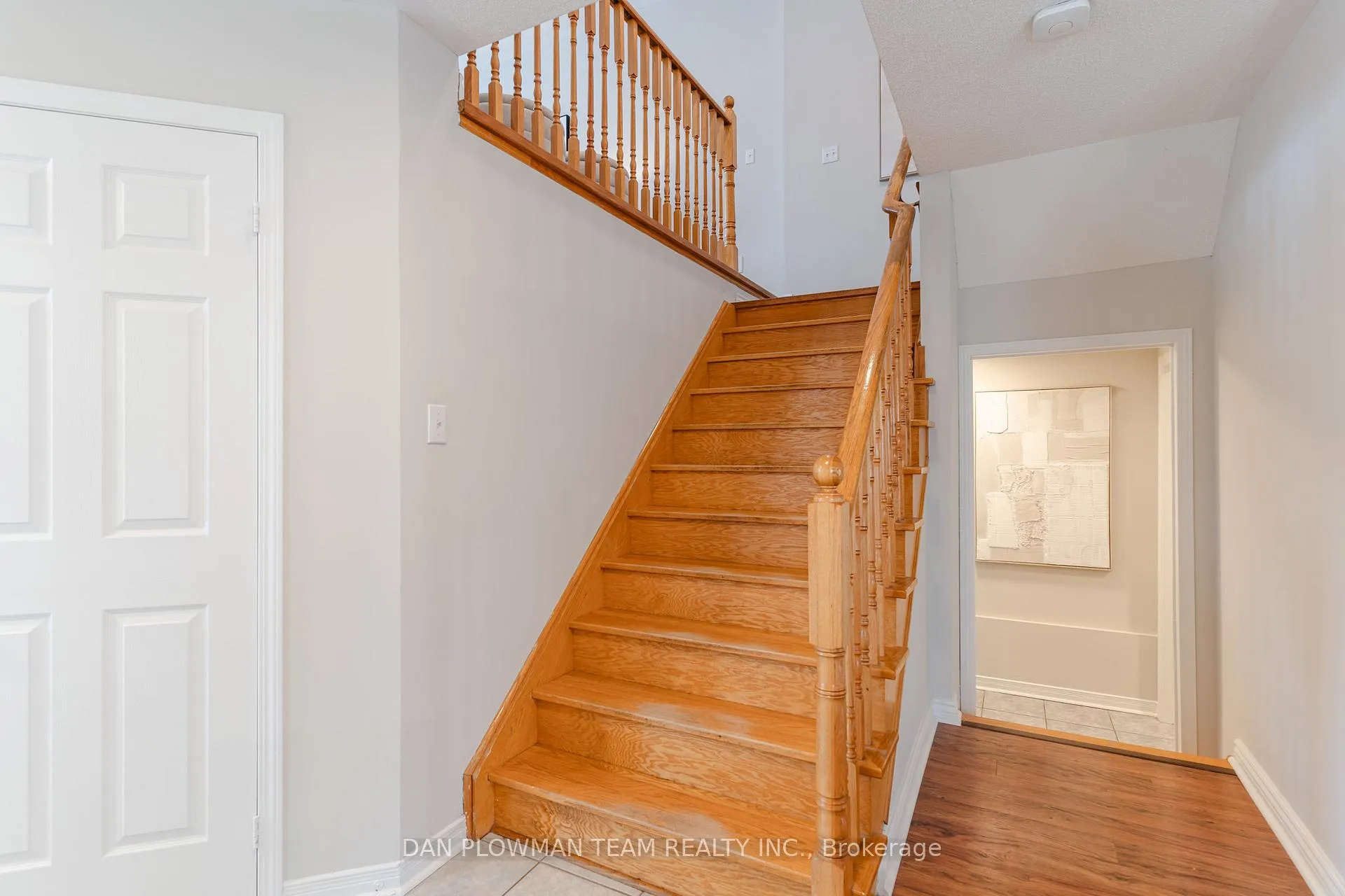 Photo 18 of 51 Hutton Place, Clarington, Bowmanville — HOMEH