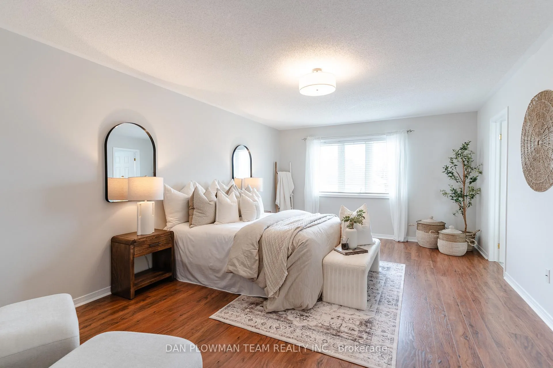Photo 22 of 51 Hutton Place, Clarington, Bowmanville — HOMEH