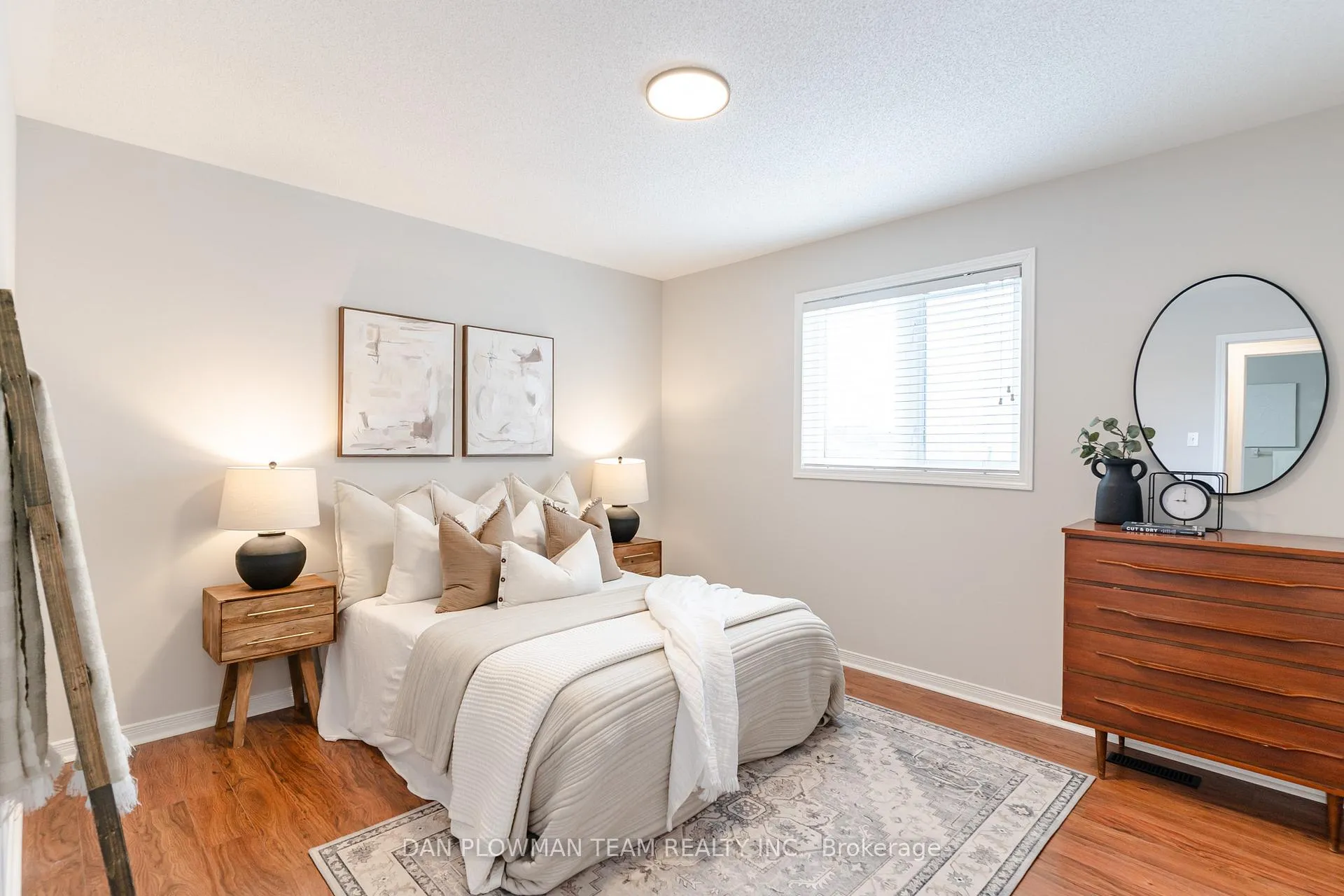 Photo 25 of 51 Hutton Place, Clarington, Bowmanville — HOMEH