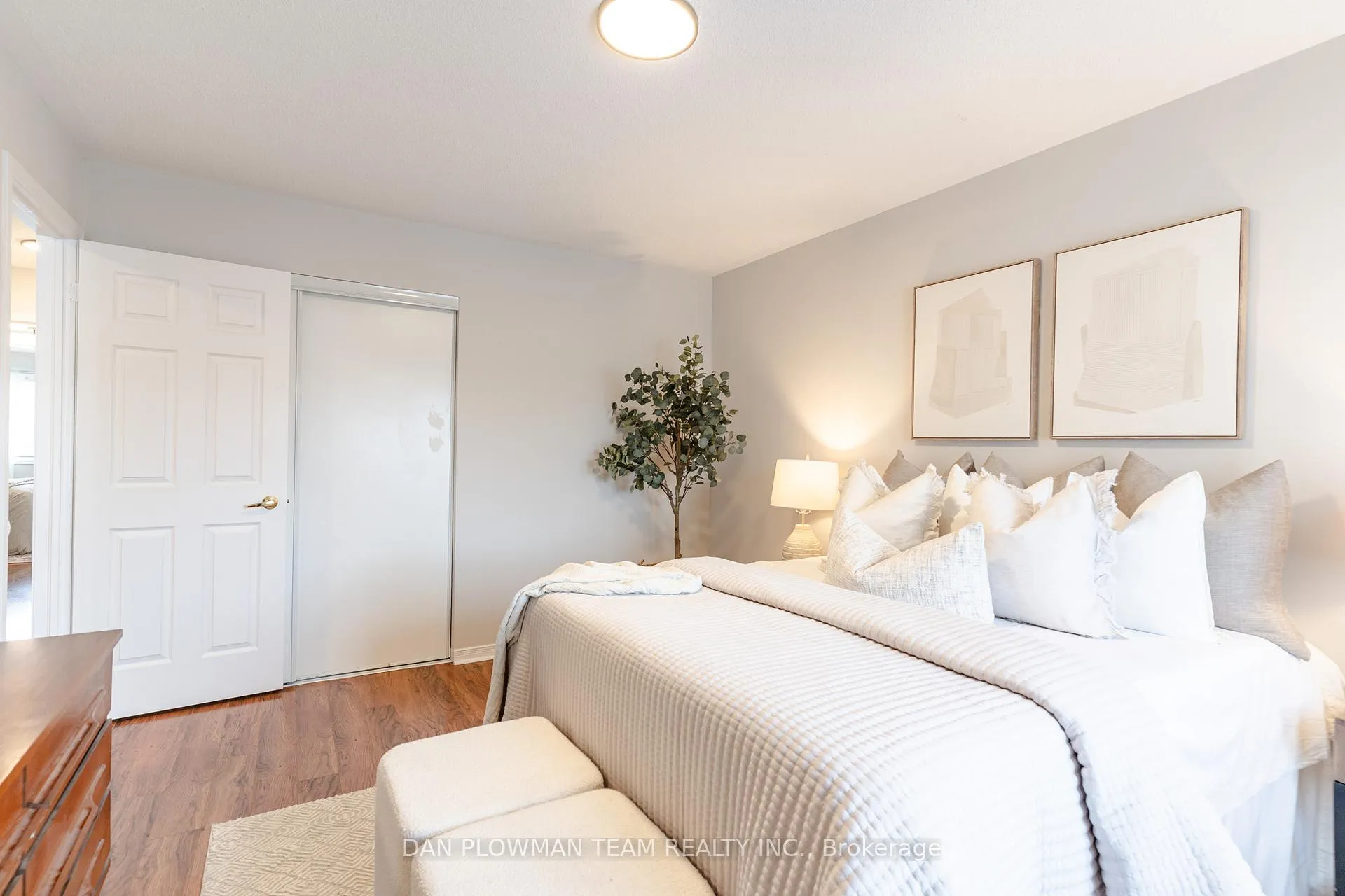 Photo 28 of 51 Hutton Place, Clarington, Bowmanville — HOMEH
