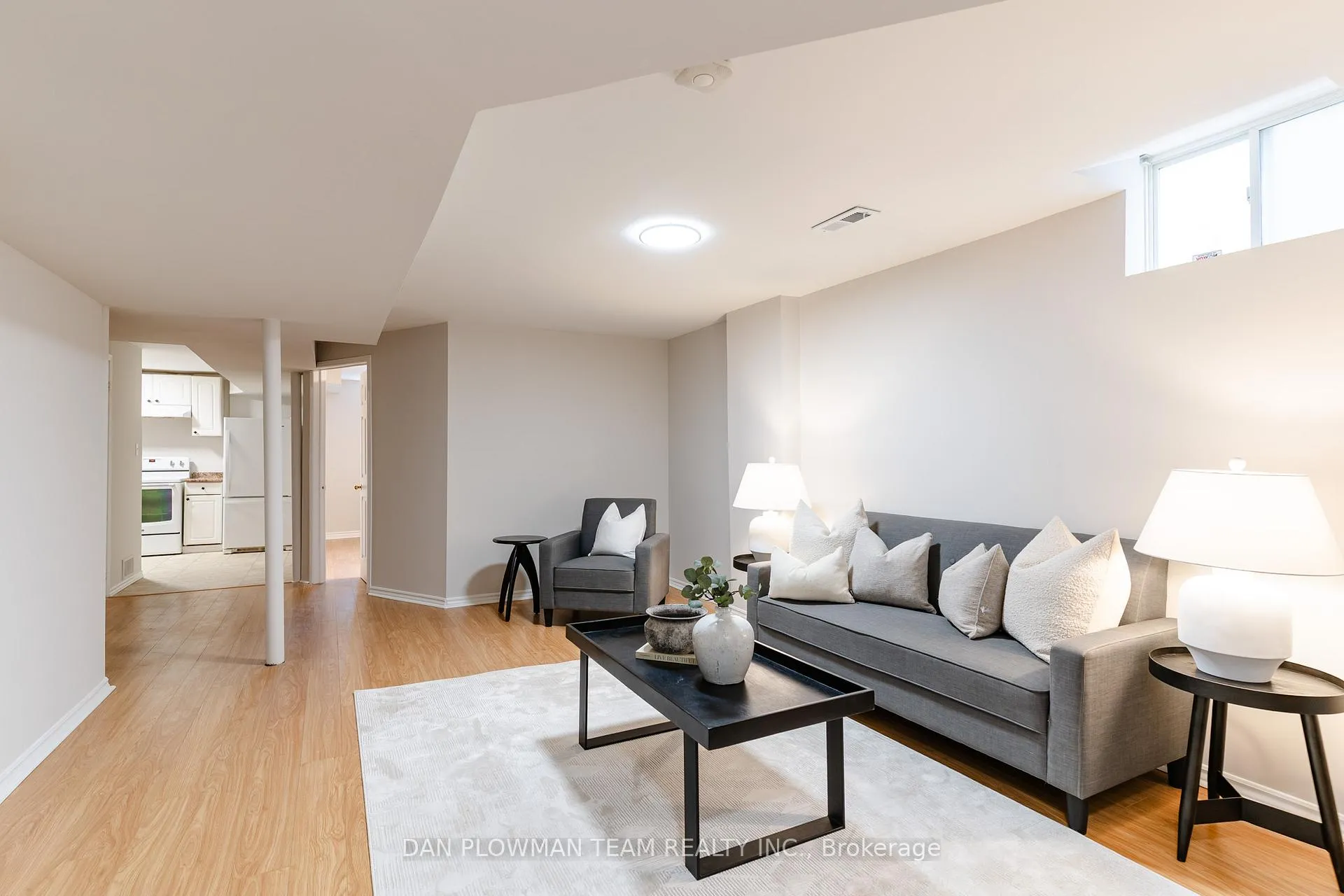 Photo 30 of 51 Hutton Place, Clarington, Bowmanville — HOMEH