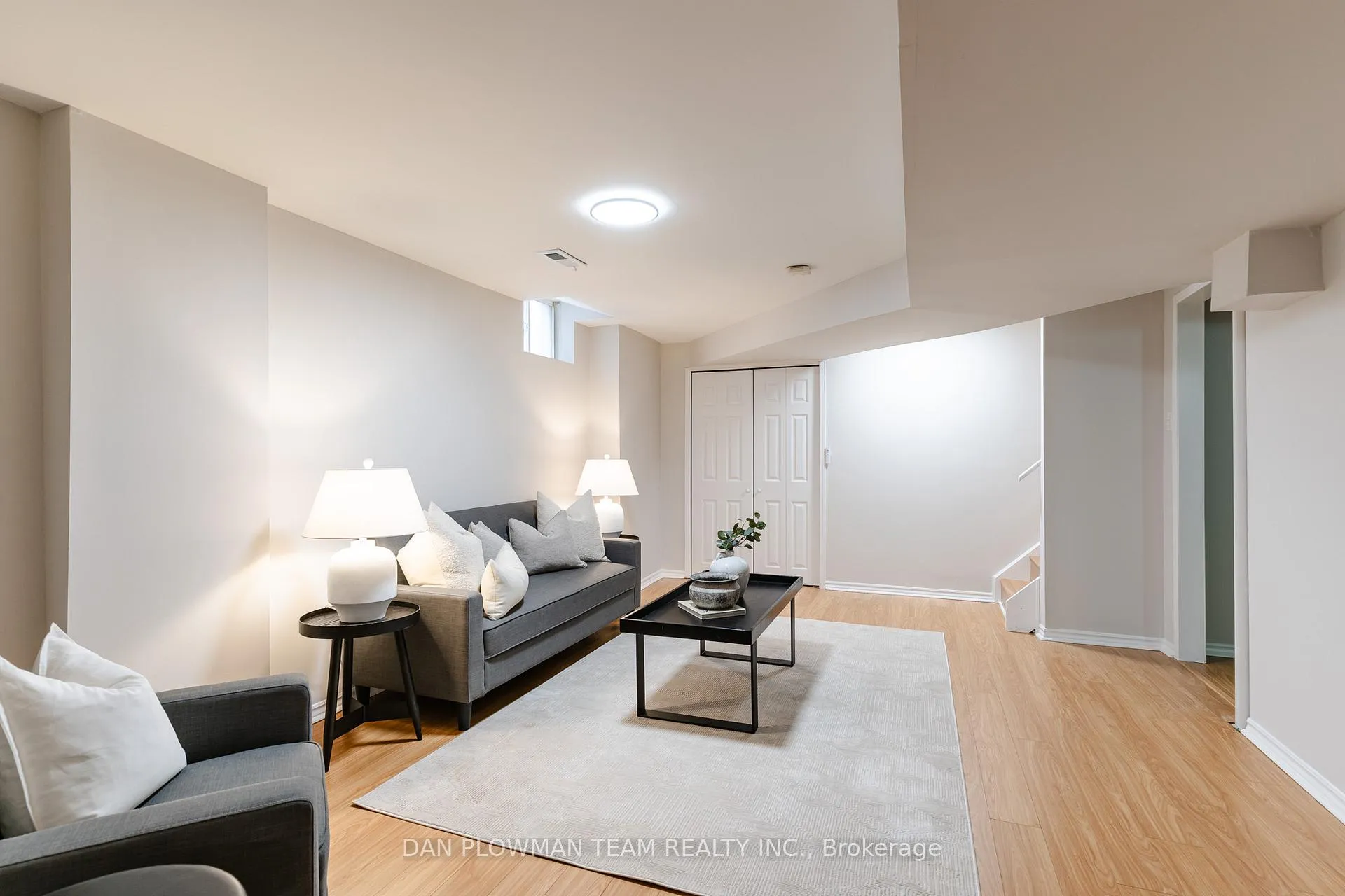 Photo 32 of 51 Hutton Place, Clarington, Bowmanville — HOMEH