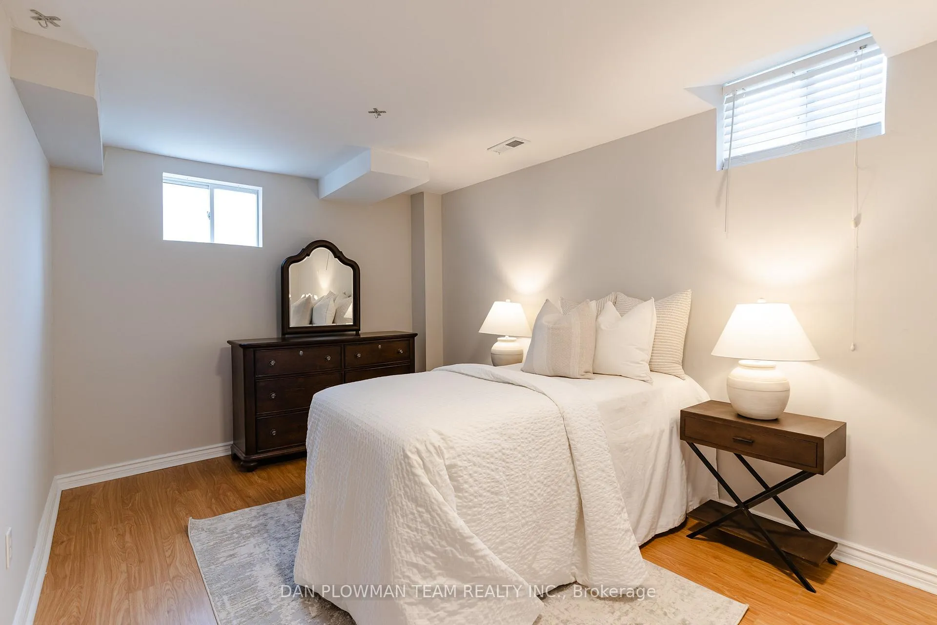 Photo 33 of 51 Hutton Place, Clarington, Bowmanville — HOMEH
