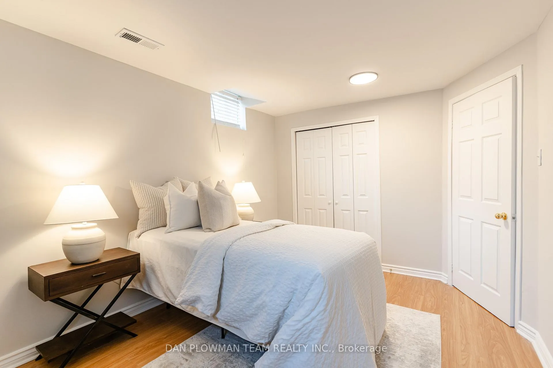 Photo 34 of 51 Hutton Place, Clarington, Bowmanville — HOMEH