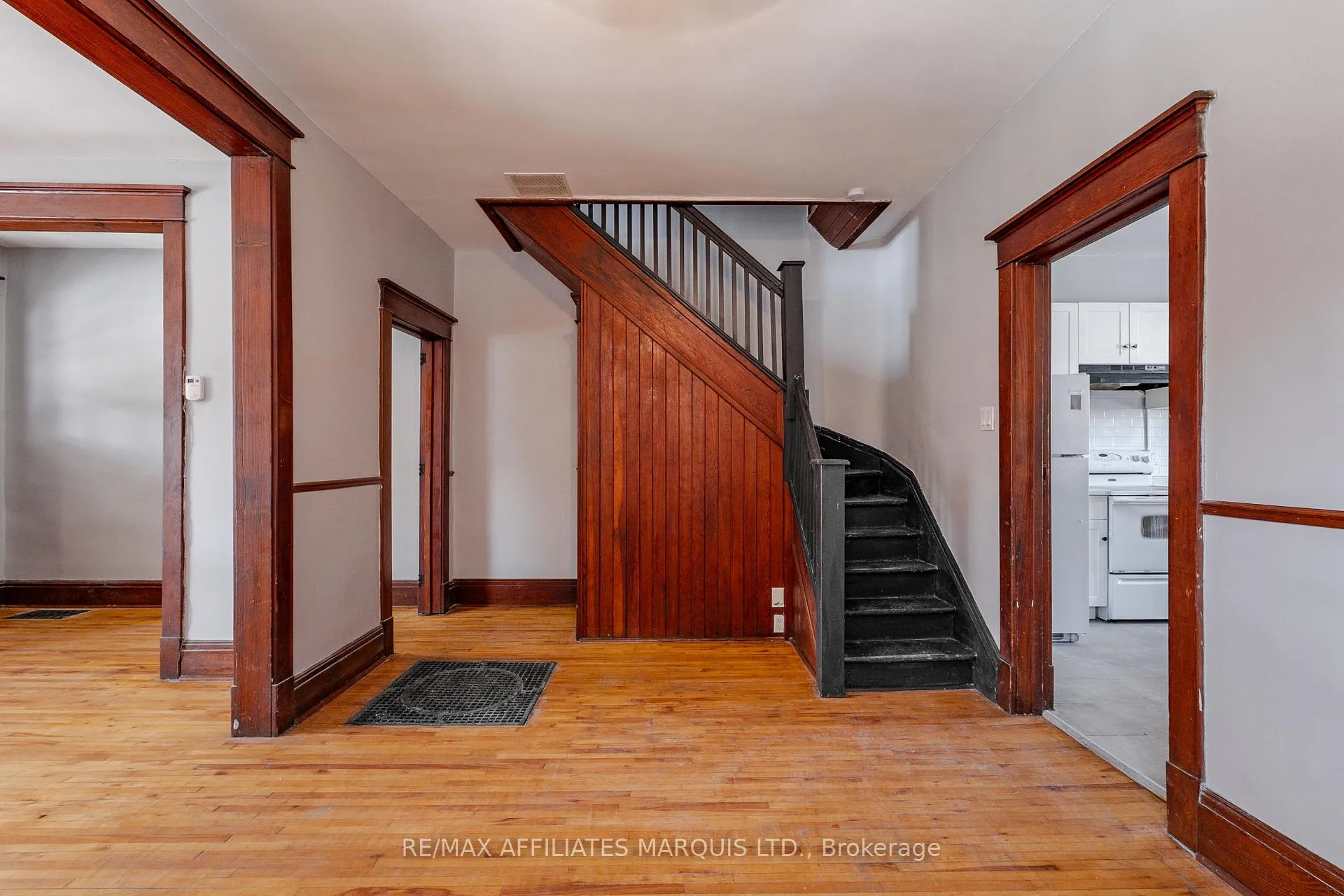 Photo 13 of 127 First Street W, Cornwall — HOMEH