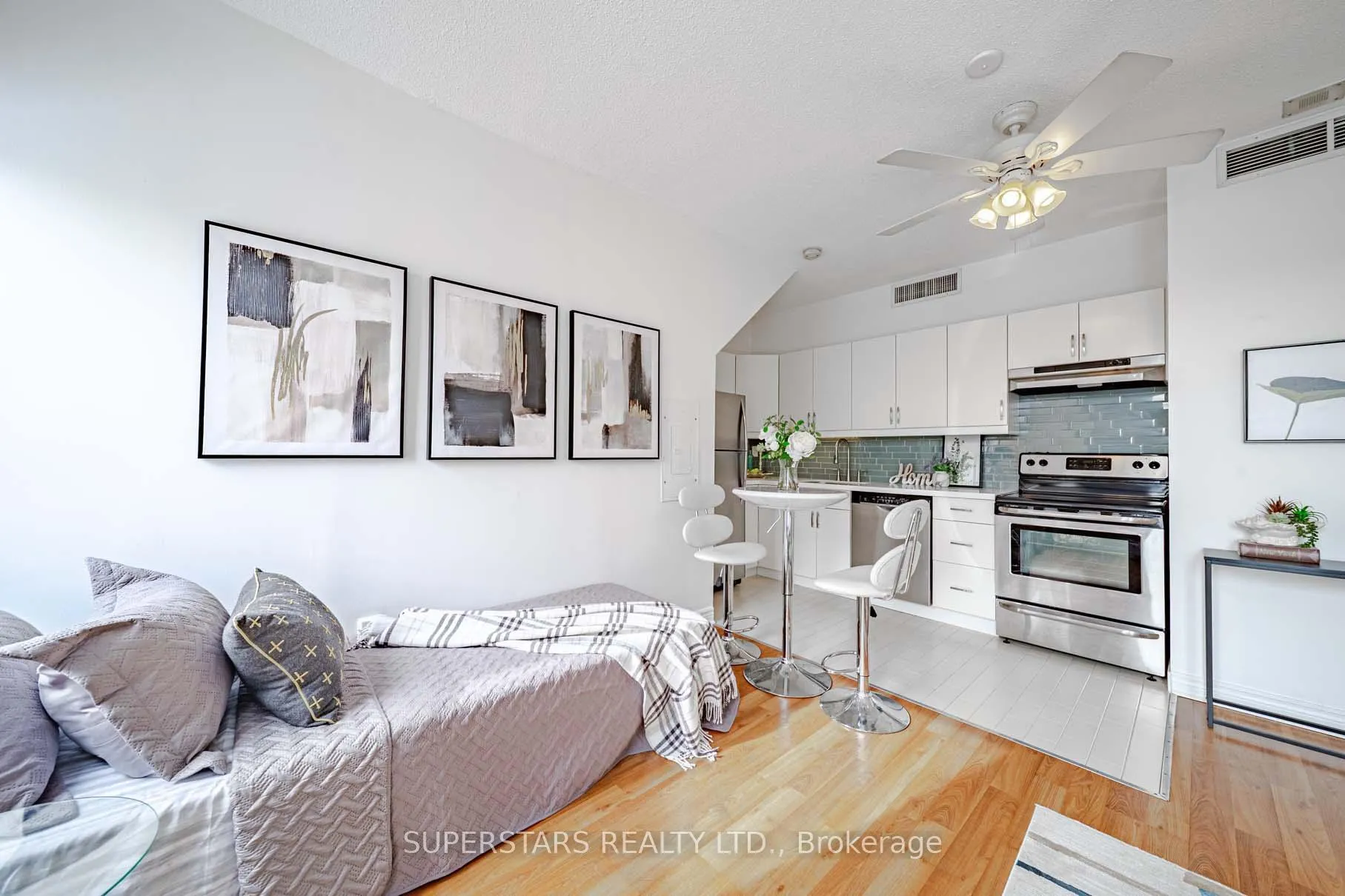 Photo 7 of Unit PH16, 65 Scadding Avenue, Toronto, Waterfront Communities — HOMEH