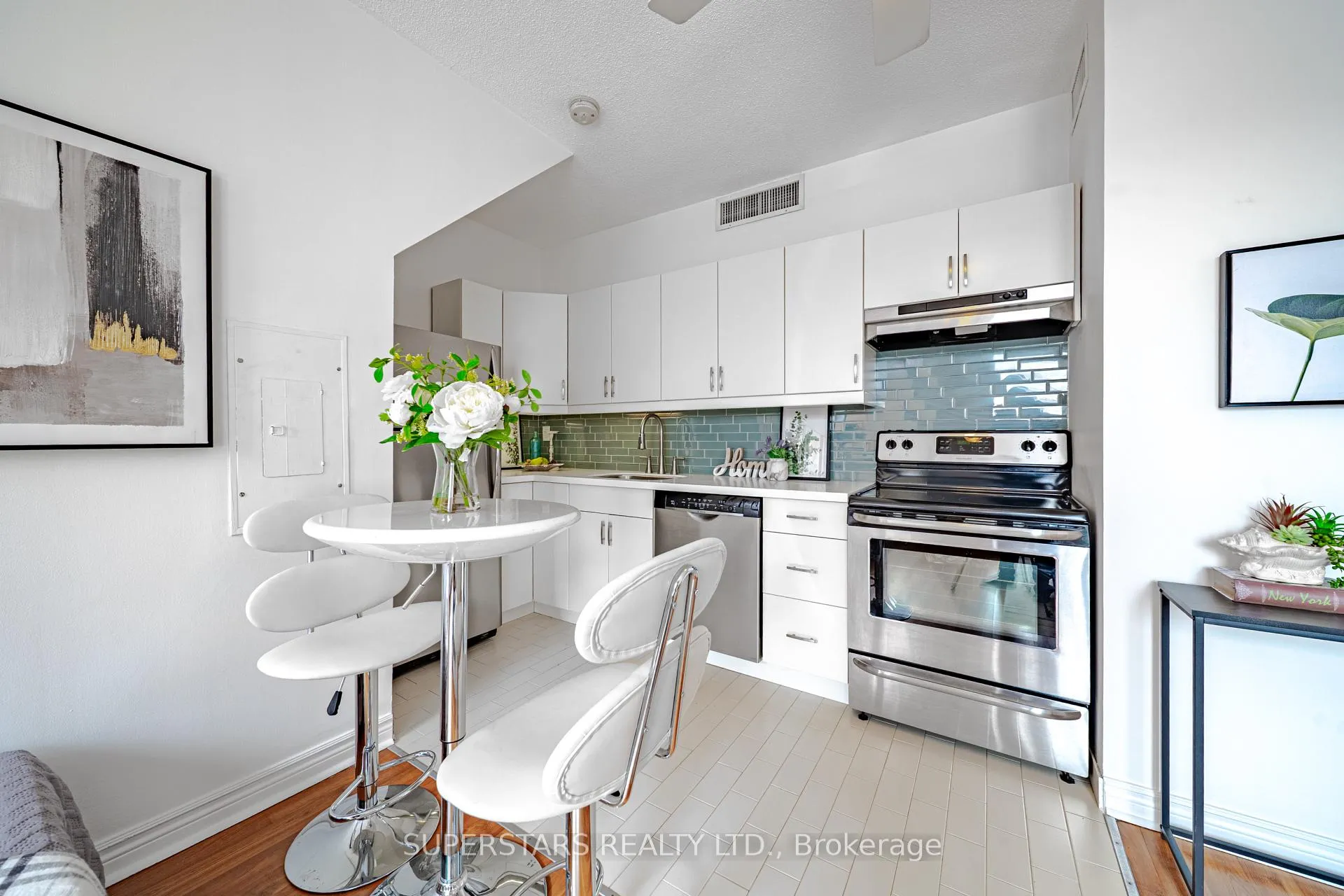 Photo 9 of Unit PH16, 65 Scadding Avenue, Toronto, Waterfront Communities — HOMEH